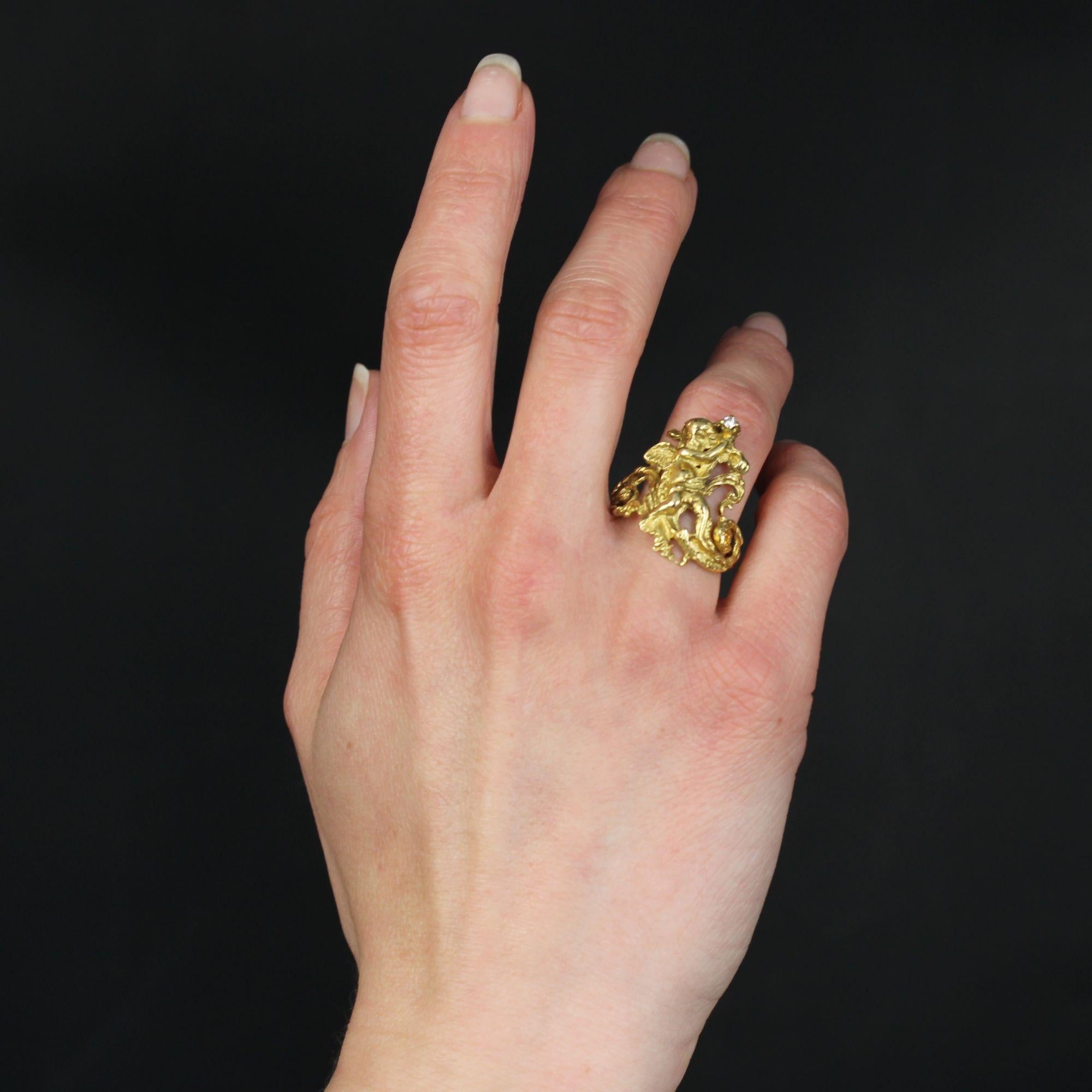 Cherubs-Ring aus 18 Karat Gelbgold mit Diamanten des 20. Jahrhunderts (Brillantschliff) im Angebot
