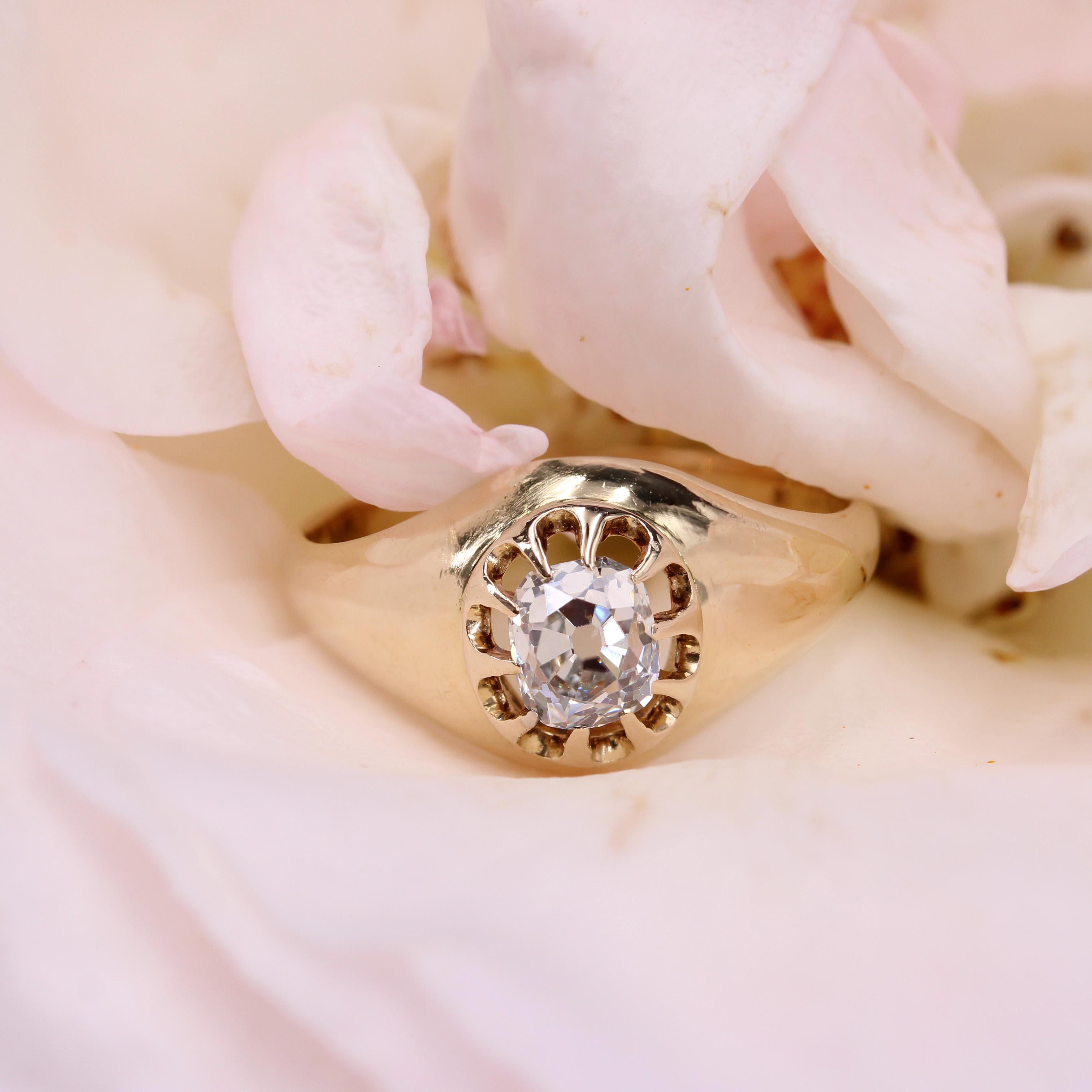 Belle Époque 20th Century Diamond 18 Karat Yellow Gold Solitaire Bangle Ring For Sale