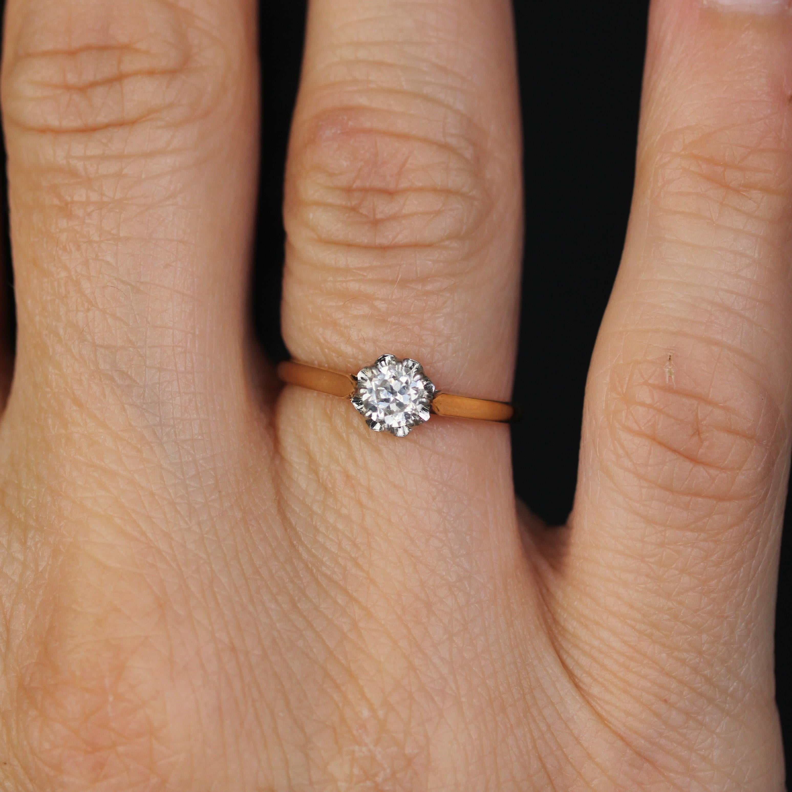 Bague solitaire en or jaune 18 carats avec diamant du 20e siècle Pour femmes en vente