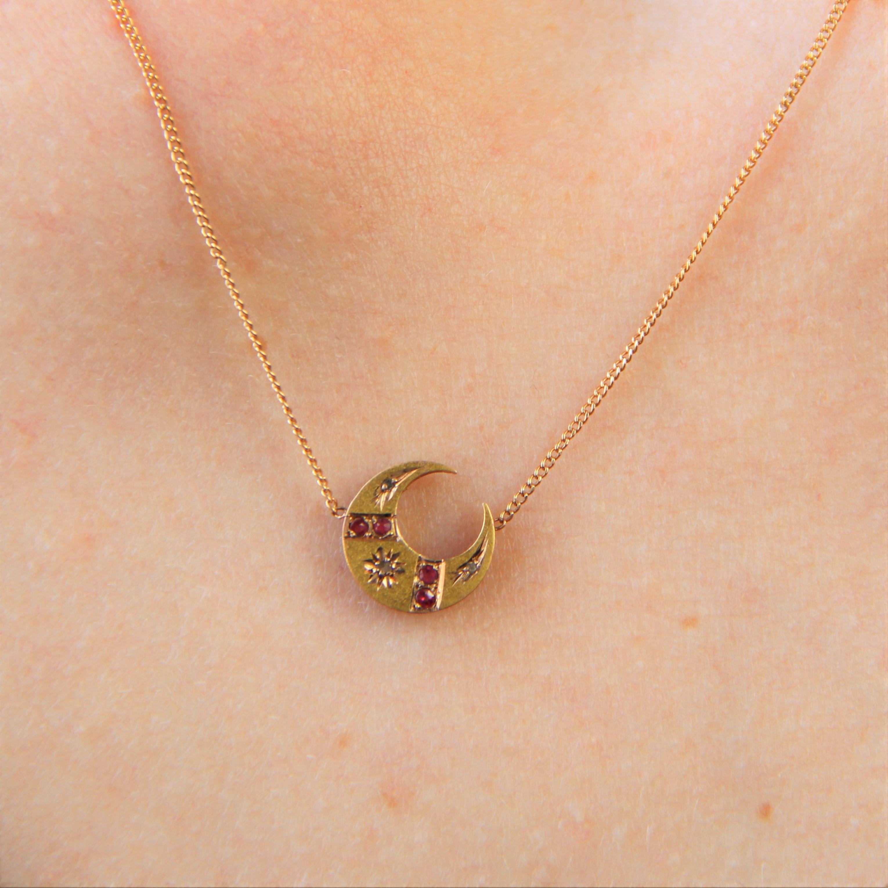 20th Century Diamonds 18 K Yellow Gold Crescent Moon Pattern Necklace For Sale 3