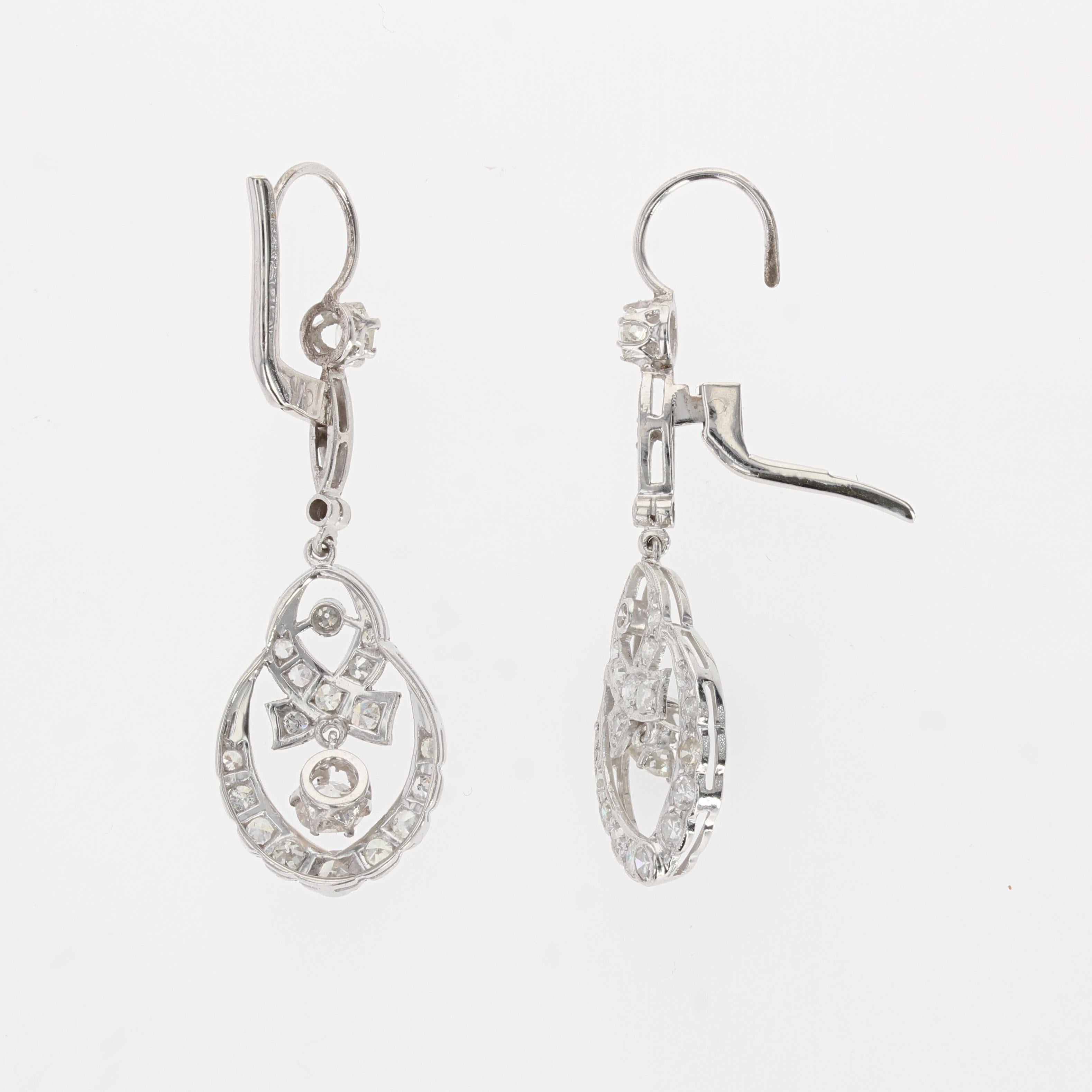 20th Century Diamonds 18 Karat White Gold Dangle Earrings For Sale 4