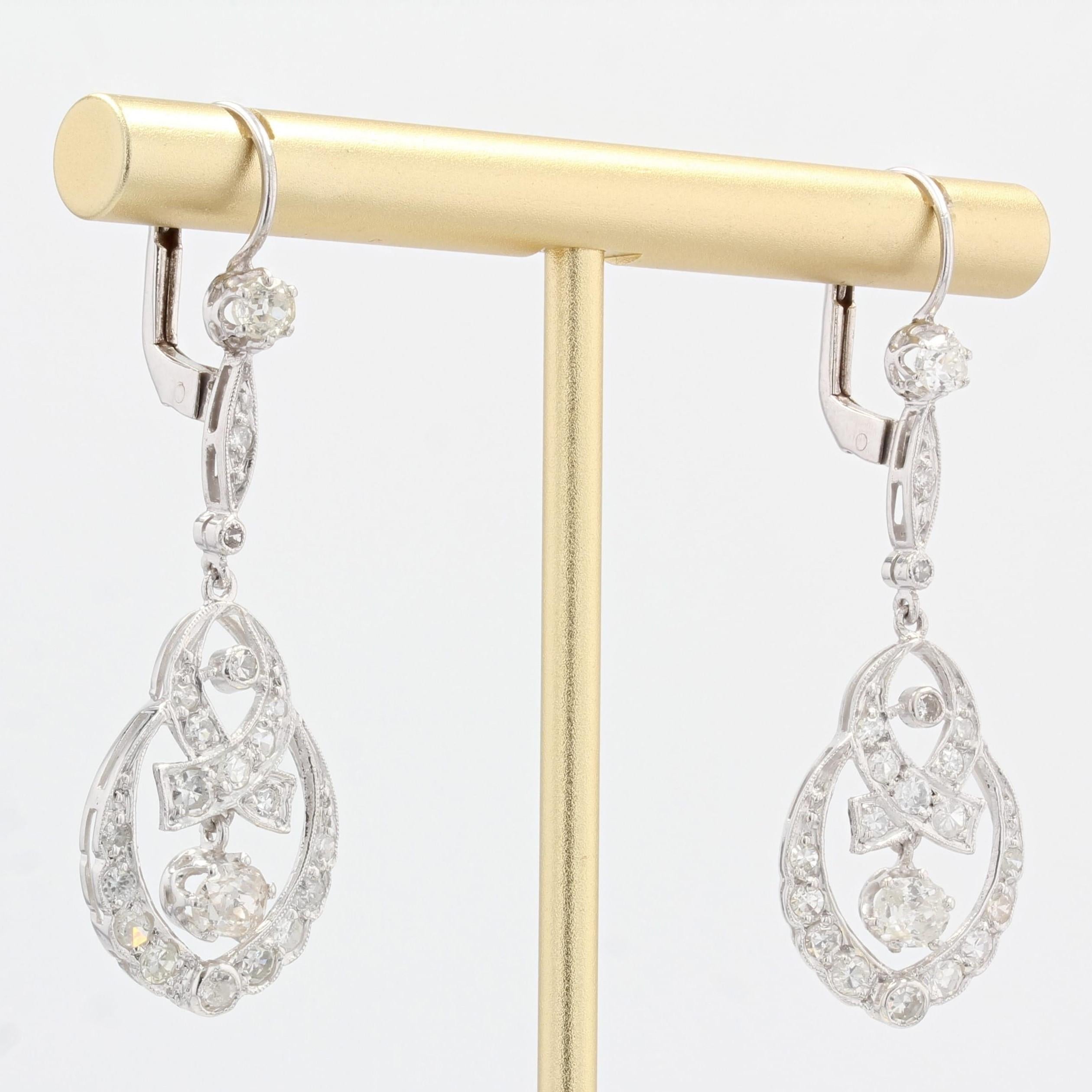Women's 20th Century Diamonds 18 Karat White Gold Dangle Earrings For Sale
