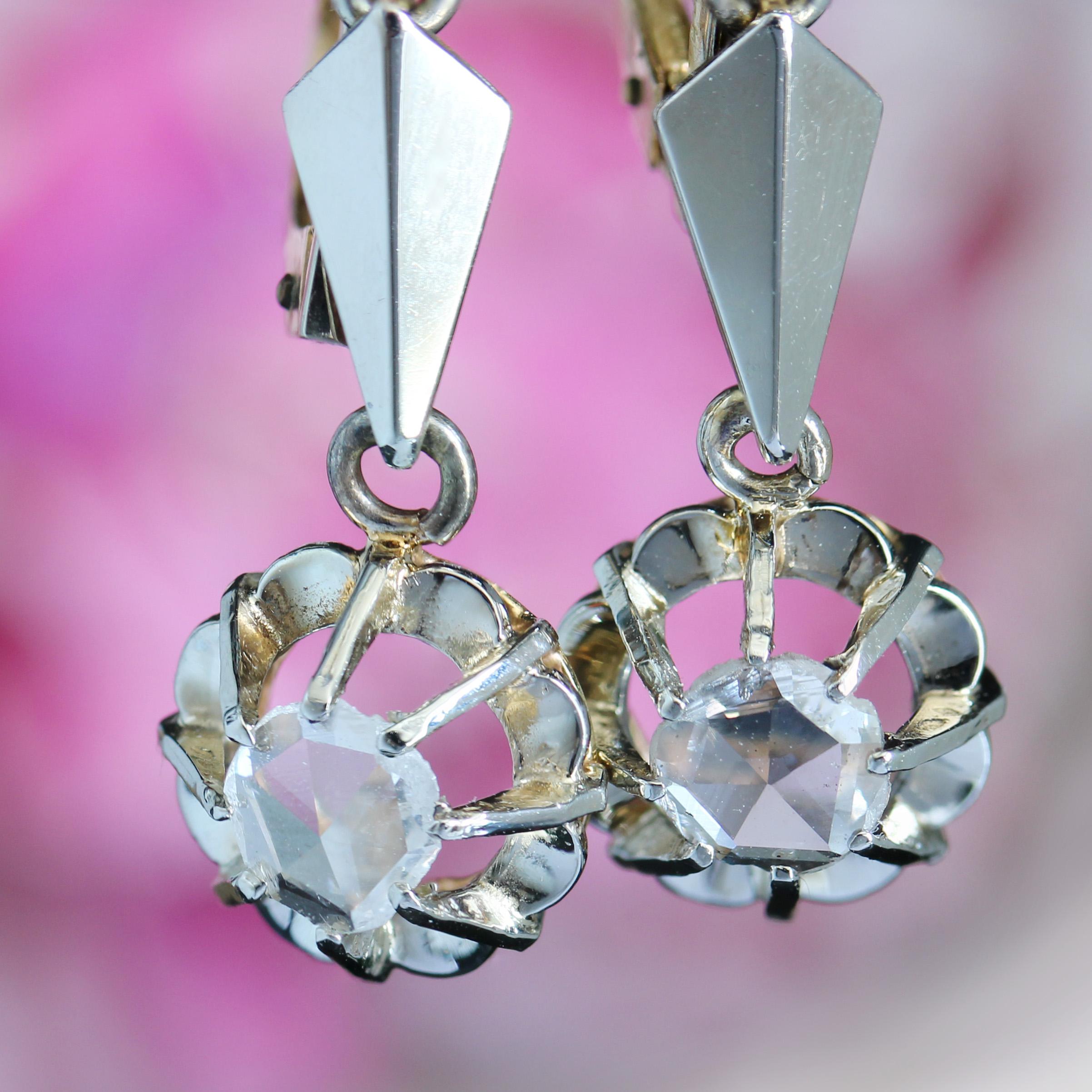 20th Century Diamonds 18 Karat White Rose Gold Lever Back Earrings im Angebot 1