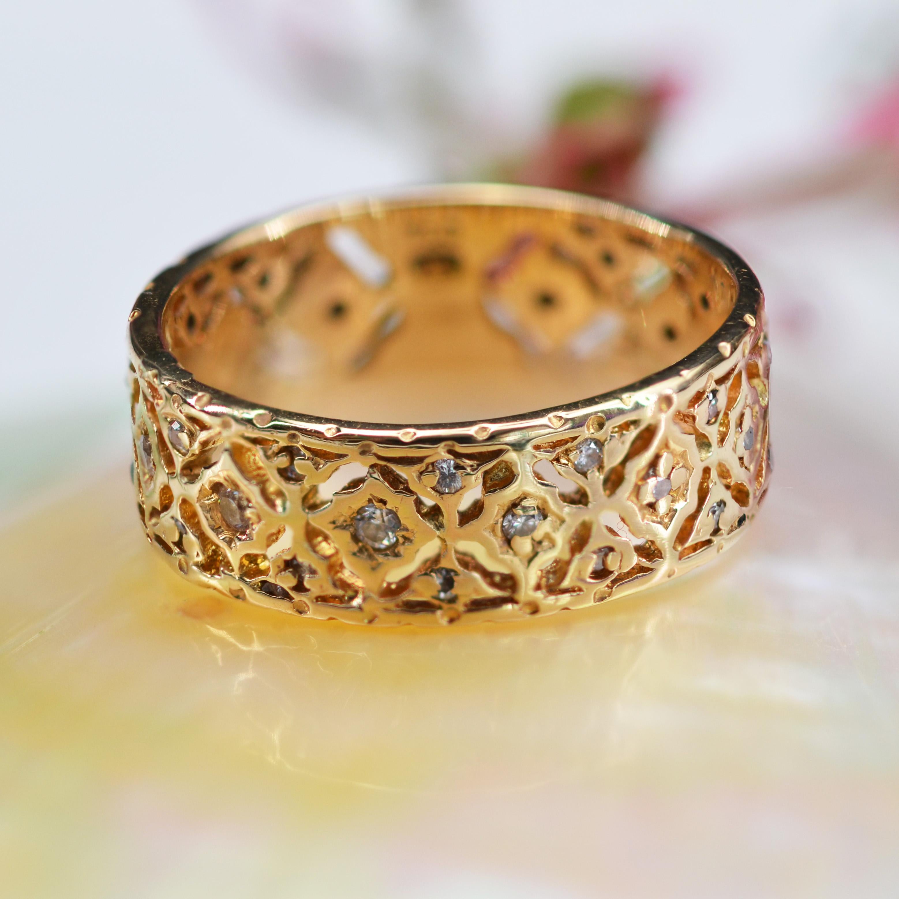20th Century Diamonds 18 Karat Yellow Gold Antique Ring For Sale 5