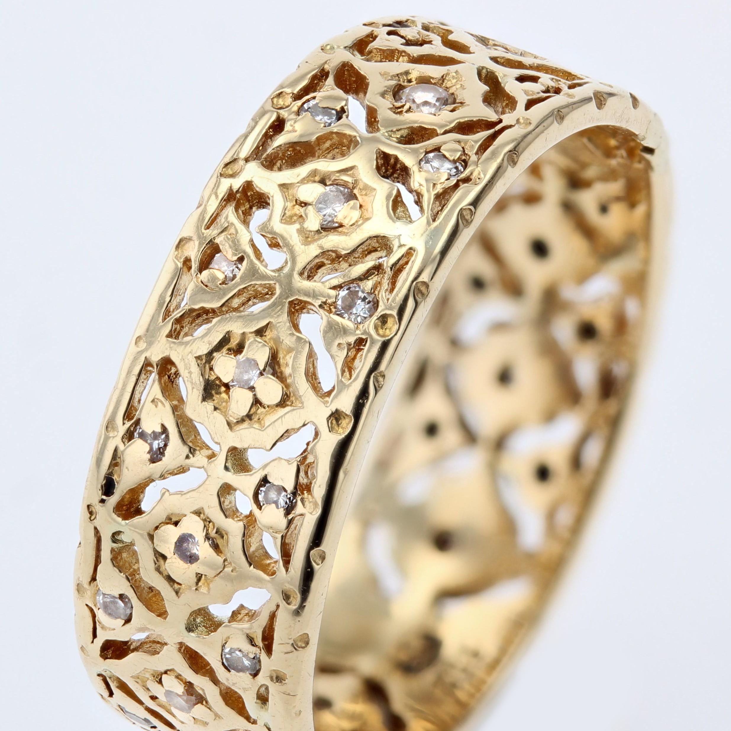 20th Century Diamonds 18 Karat Yellow Gold Antique Ring For Sale 2