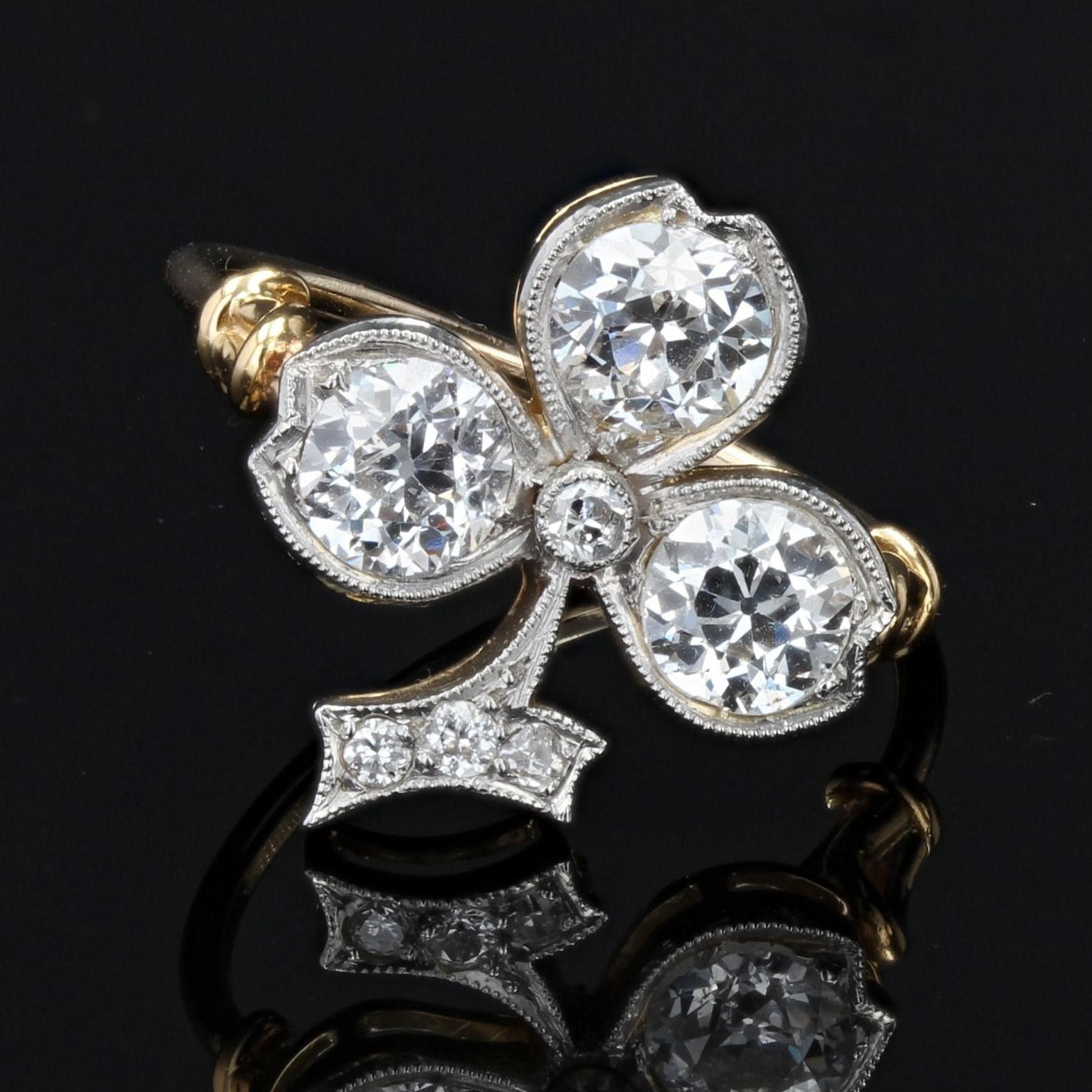 Belle Époque 20th Century Diamonds 18 Karat Yellow Gold Clover Shape Ring For Sale
