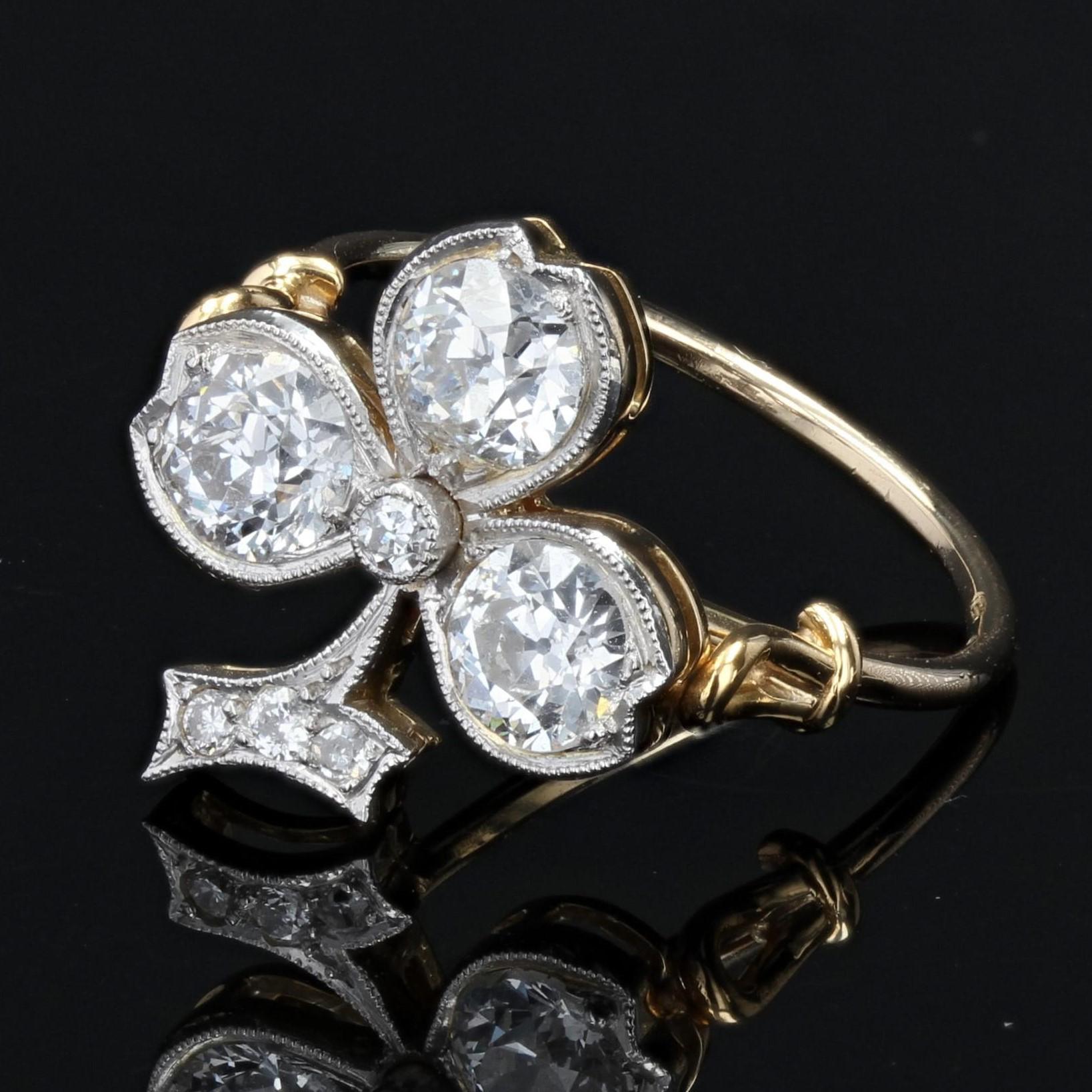 20th Century Diamonds 18 Karat Yellow Gold Clover Shape Ring In Good Condition For Sale In Poitiers, FR