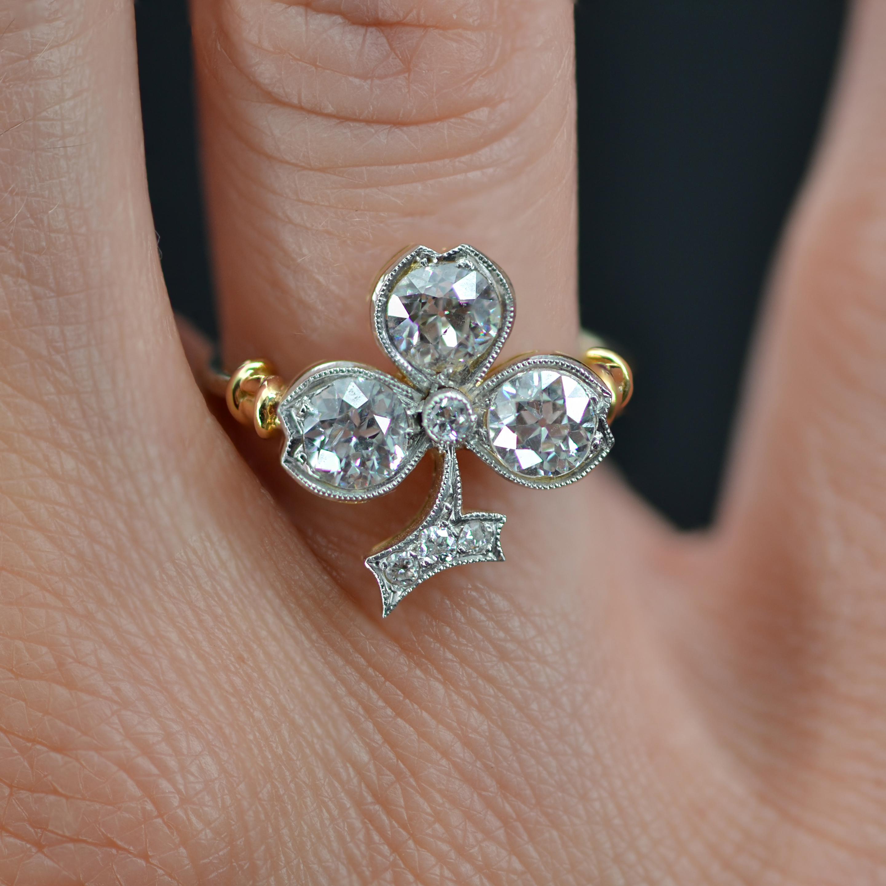 Women's 20th Century Diamonds 18 Karat Yellow Gold Clover Shape Ring For Sale