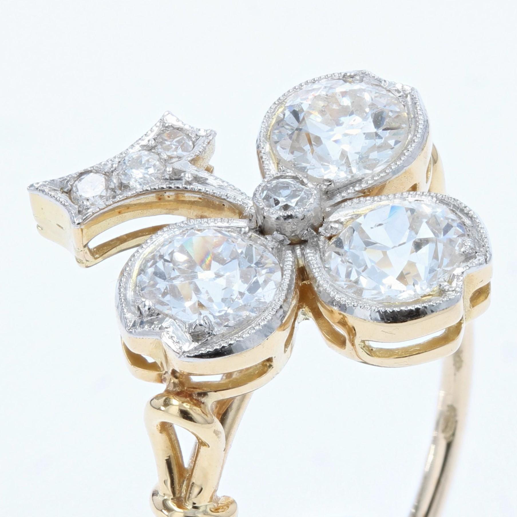 20th Century Diamonds 18 Karat Yellow Gold Clover Shape Ring For Sale 2