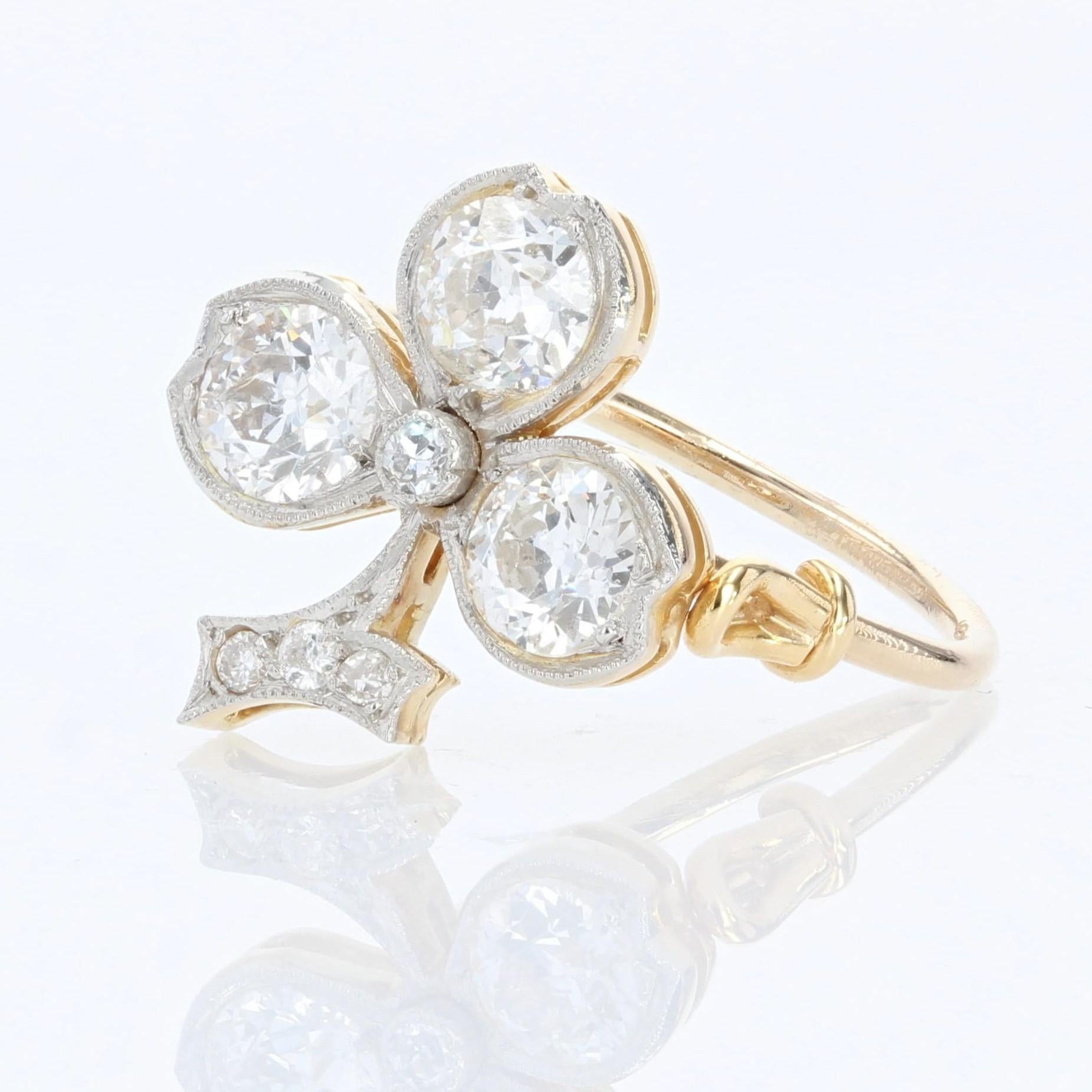 20th Century Diamonds 18 Karat Yellow Gold Clover Shape Ring For Sale 3