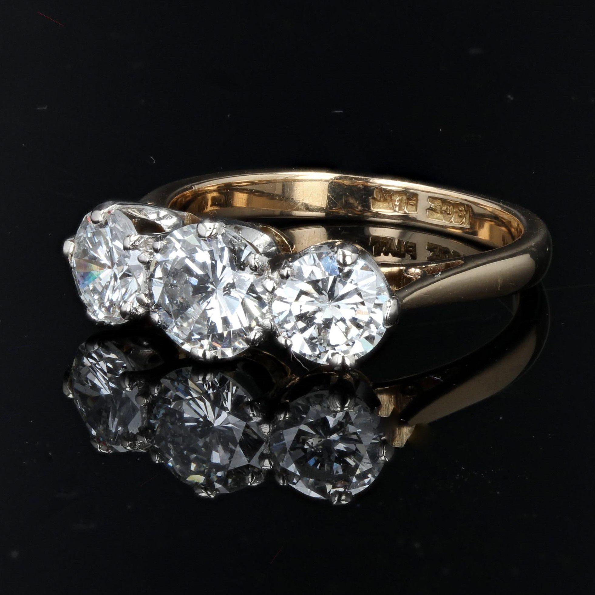 Taille brillant Bague jarretière en or jaune 18 carats avec diamants du 20e siècle en vente