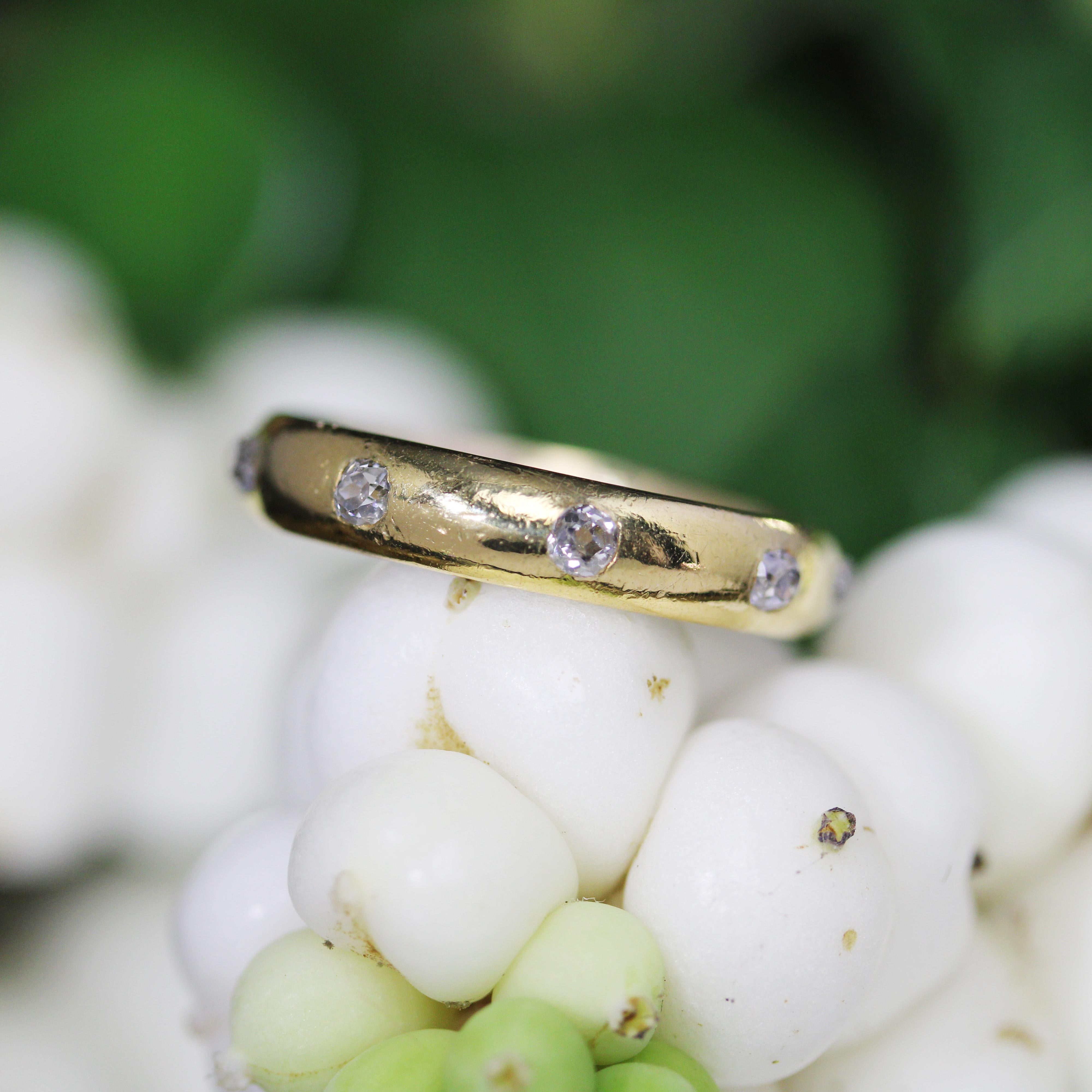 Belle Époque 20th Century Diamonds 18 Karat Yellow Gold Wedding Ring For Sale