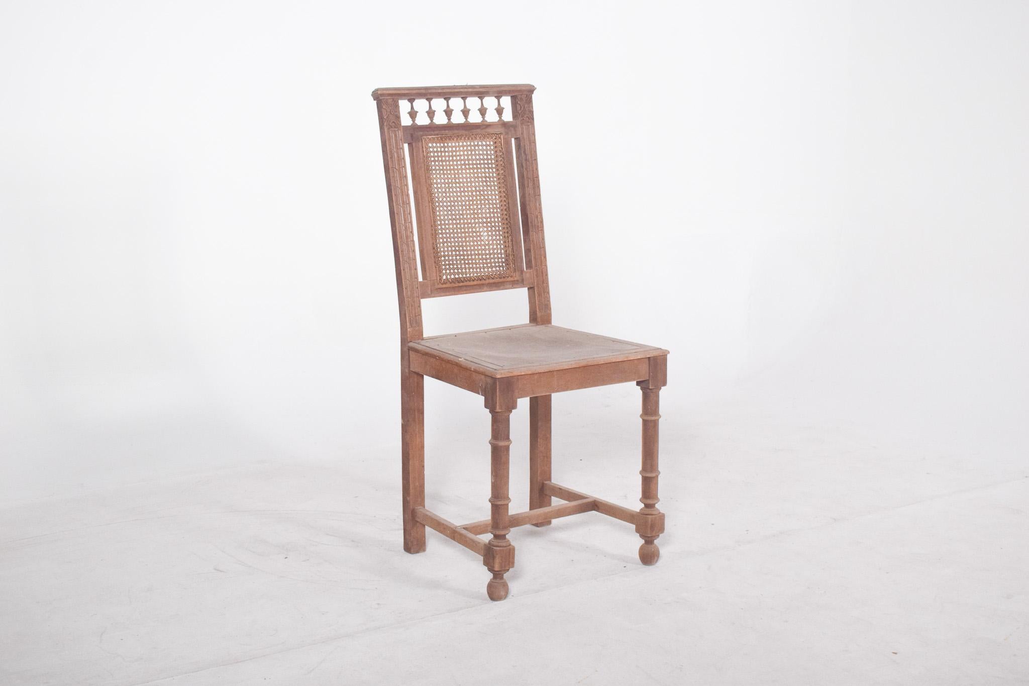 English 20th Century Dining Chair with Straw Back For Sale