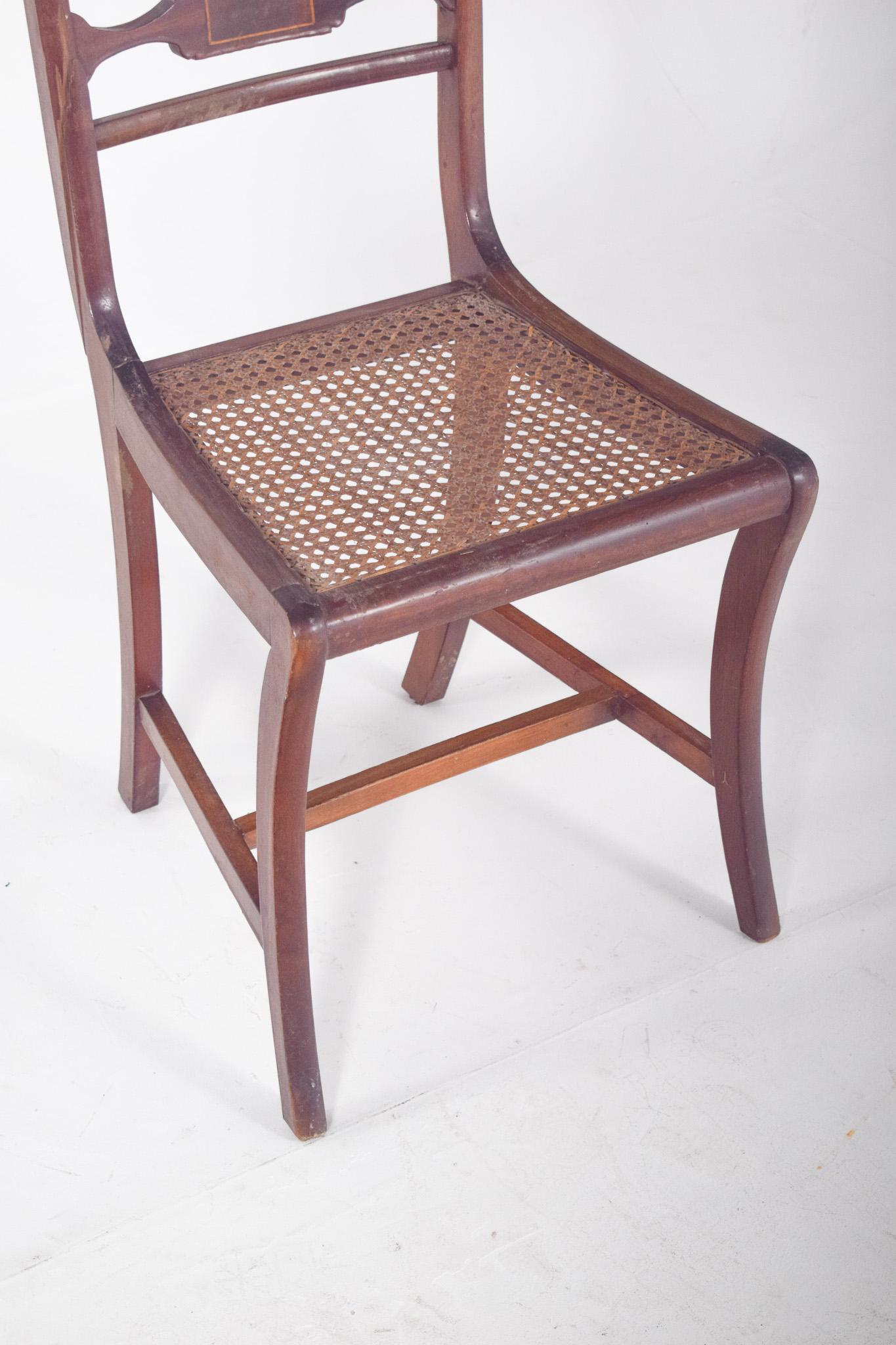 Britannique Chaise de salle à manger du 20e siècle avec dossier en paille en vente