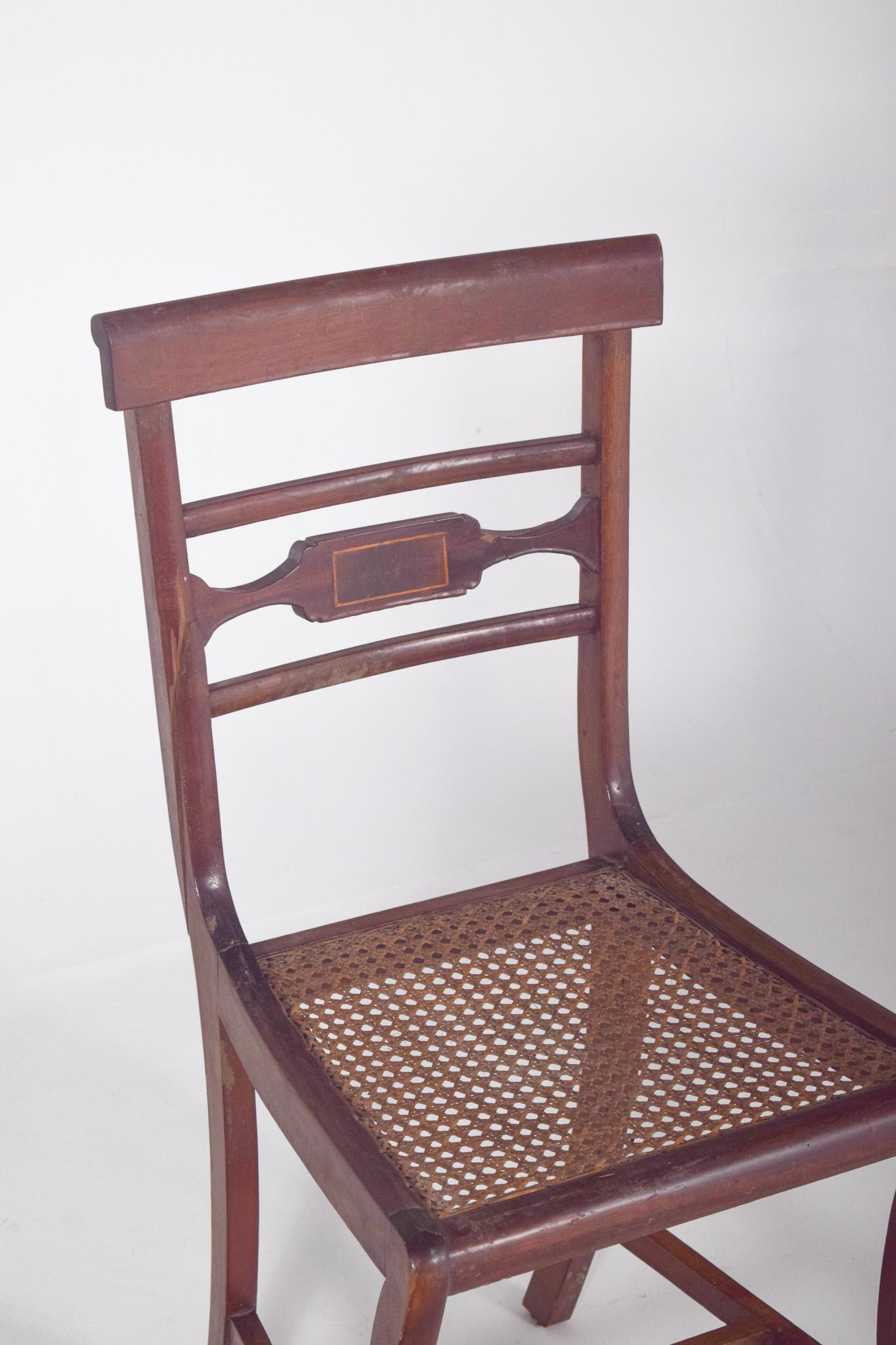 Chaise de salle à manger du 20e siècle avec dossier en paille Abîmé - En vente à Lisboa, Lisboa