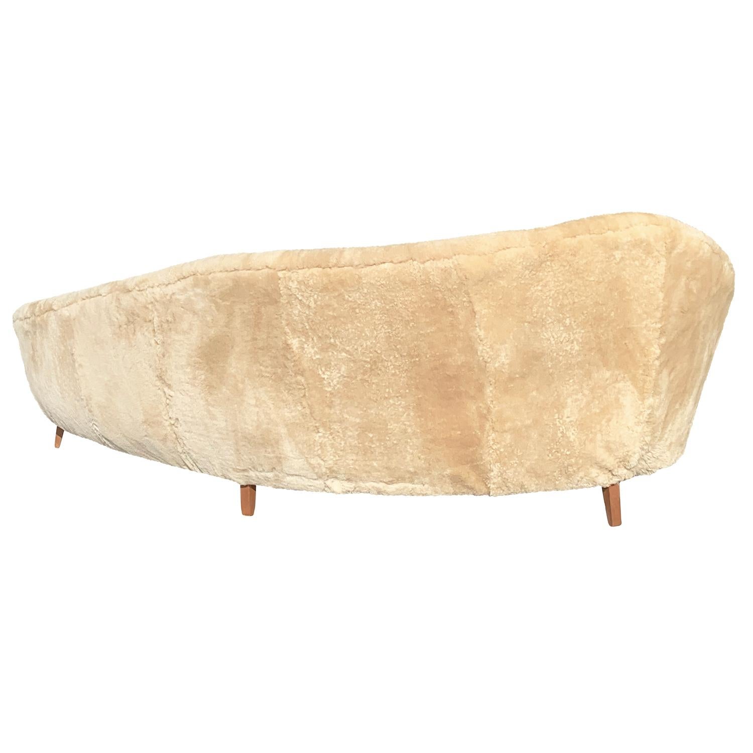 Hand-Carved 20th Century Divano, Curved Sofa by Federico Munari