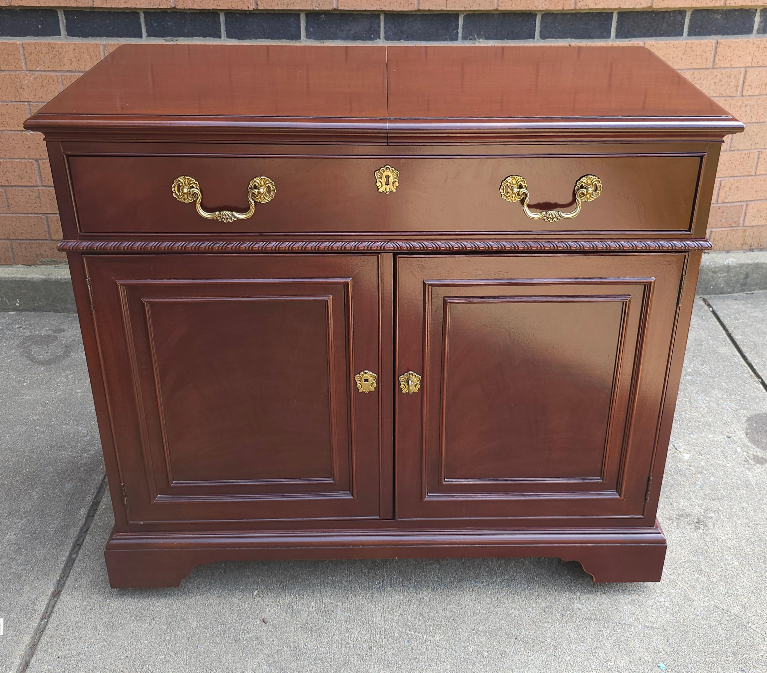 20th Century Drexel Mahogany Slide Top Rolling Dry Bar Buffet Server For Sale 9