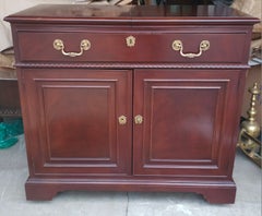 Server a buffet per bar a secco con piano a scorrimento in mogano Drexel del XX secolo