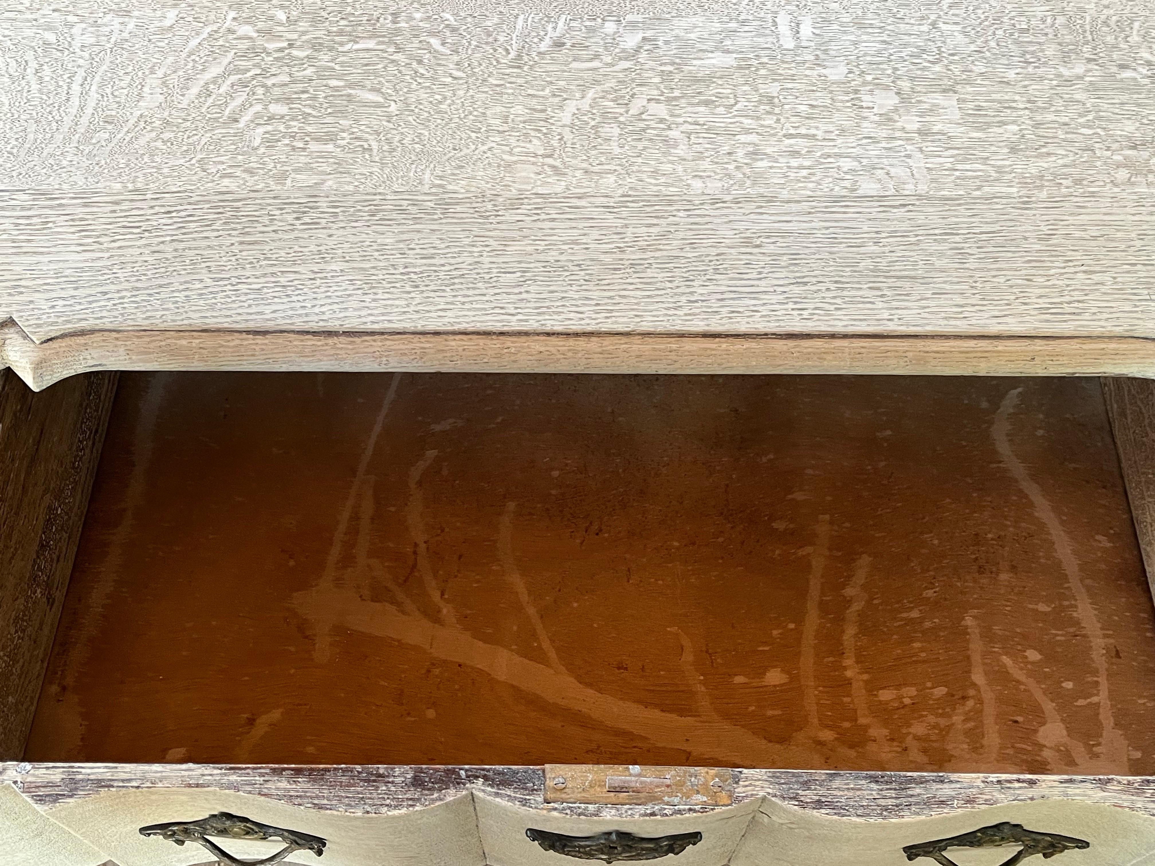 Cassettiera olandese in Oak sbiancato del XX secolo in vendita 7