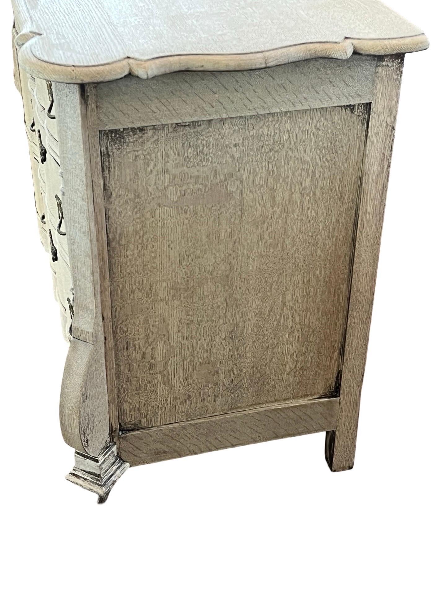 Olandese Cassettiera olandese in Oak sbiancato del XX secolo in vendita