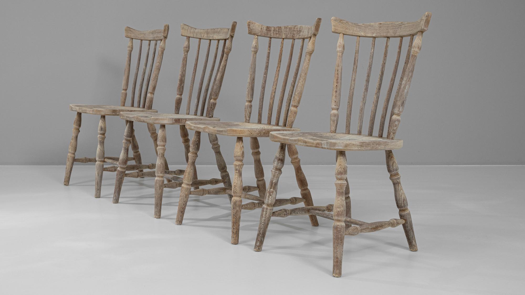 Chaises de salle à manger hollandaises du 20ème siècle en chêne blanchi, lot de 4 en vente 5