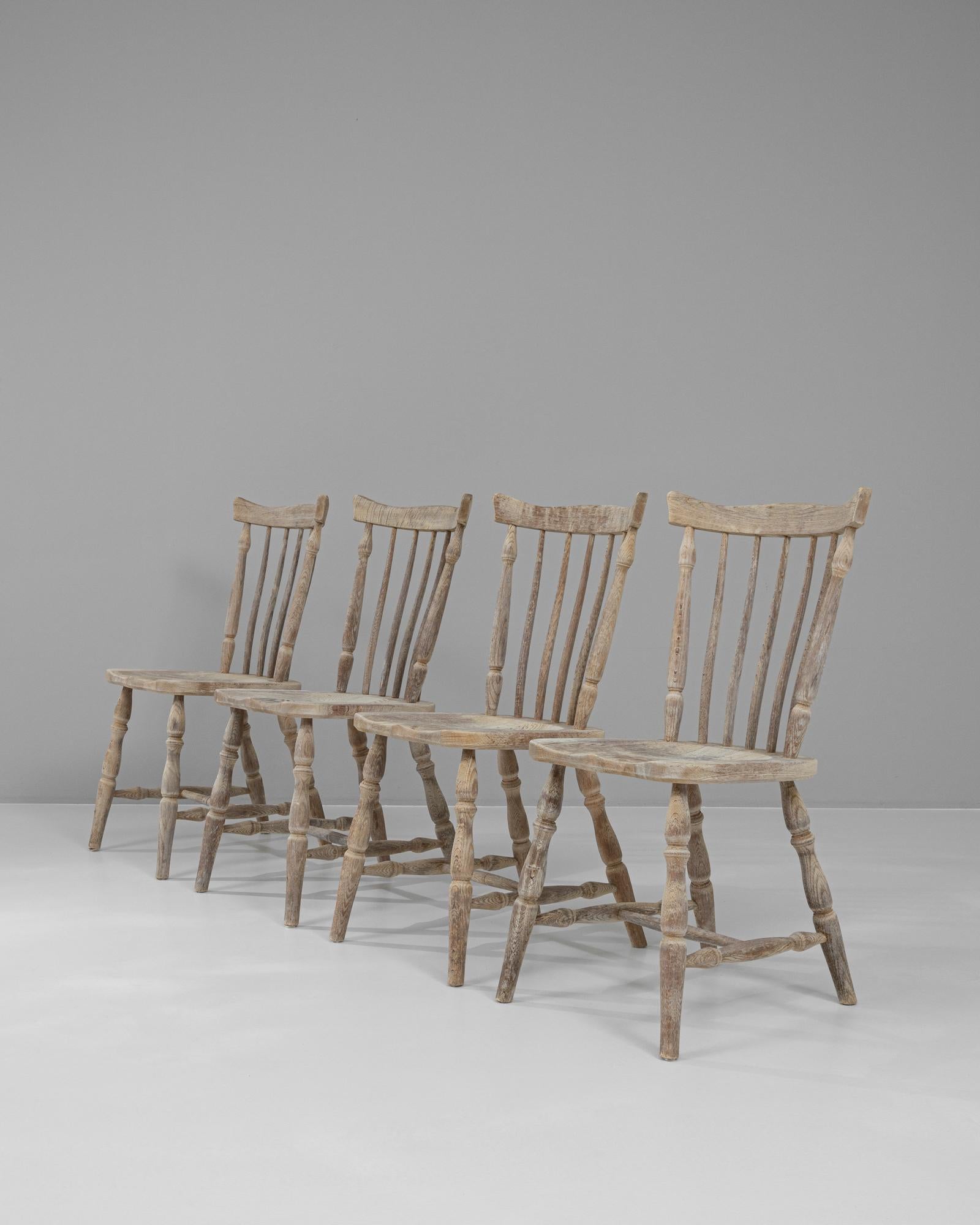 Chaises de salle à manger hollandaises du 20ème siècle en chêne blanchi, lot de 4 en vente 2