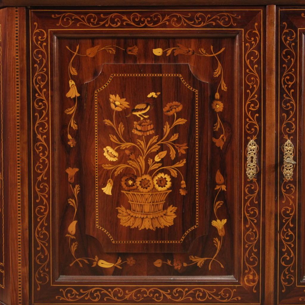 vitrina holandesa del siglo XX con incrustaciones de madera, 1970 Late 20th Century en venta