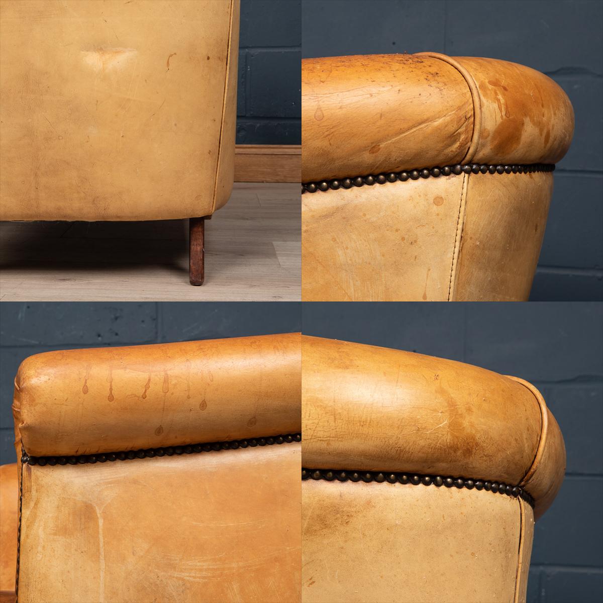 Dutch Sheepskin Leather Tub Chair & Fußhocker, 20. Jahrhundert im Angebot 3
