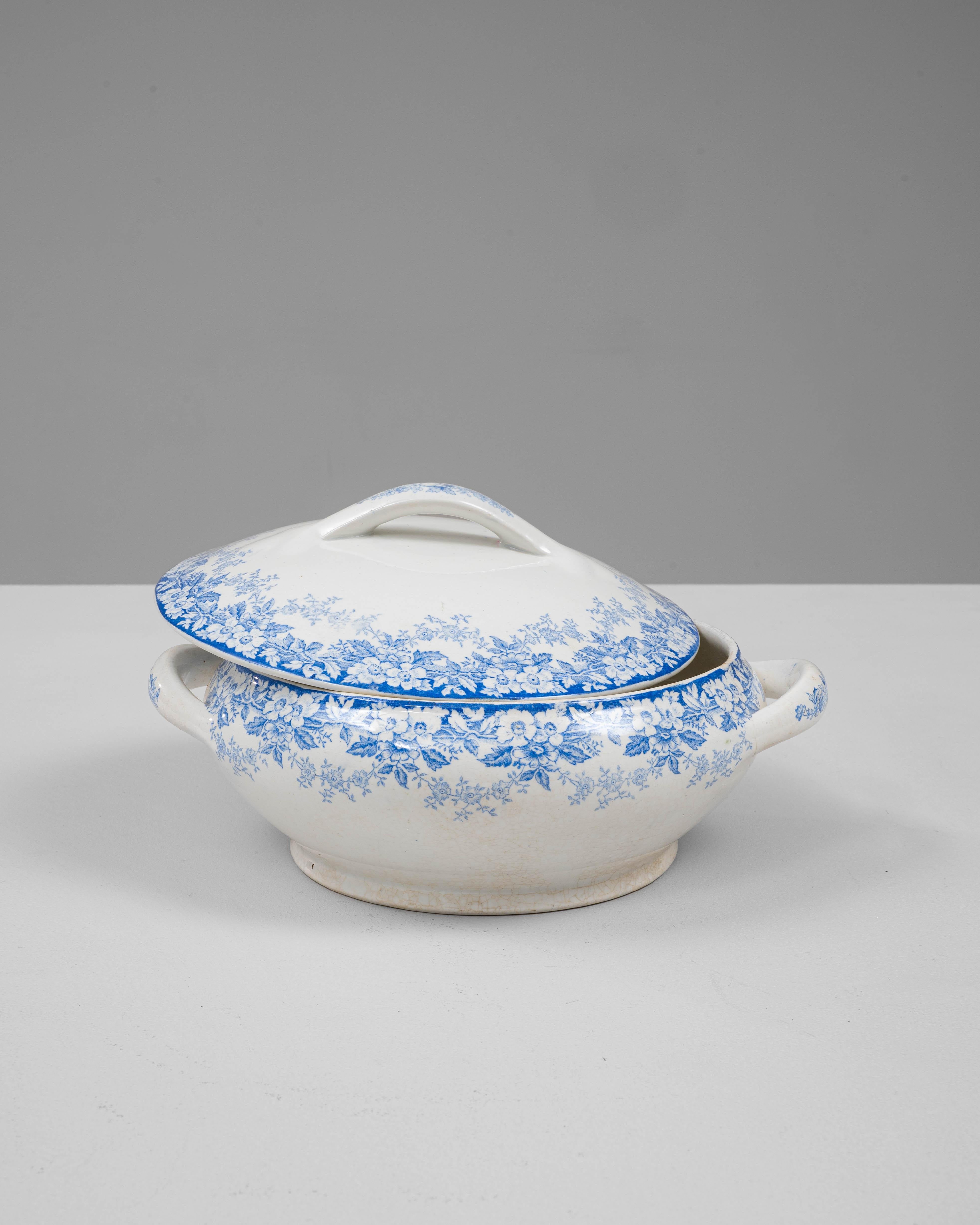 Néerlandais Soupière en porcelaine hollandaise du 20e siècle, édition spéciale, avec couvercle en vente