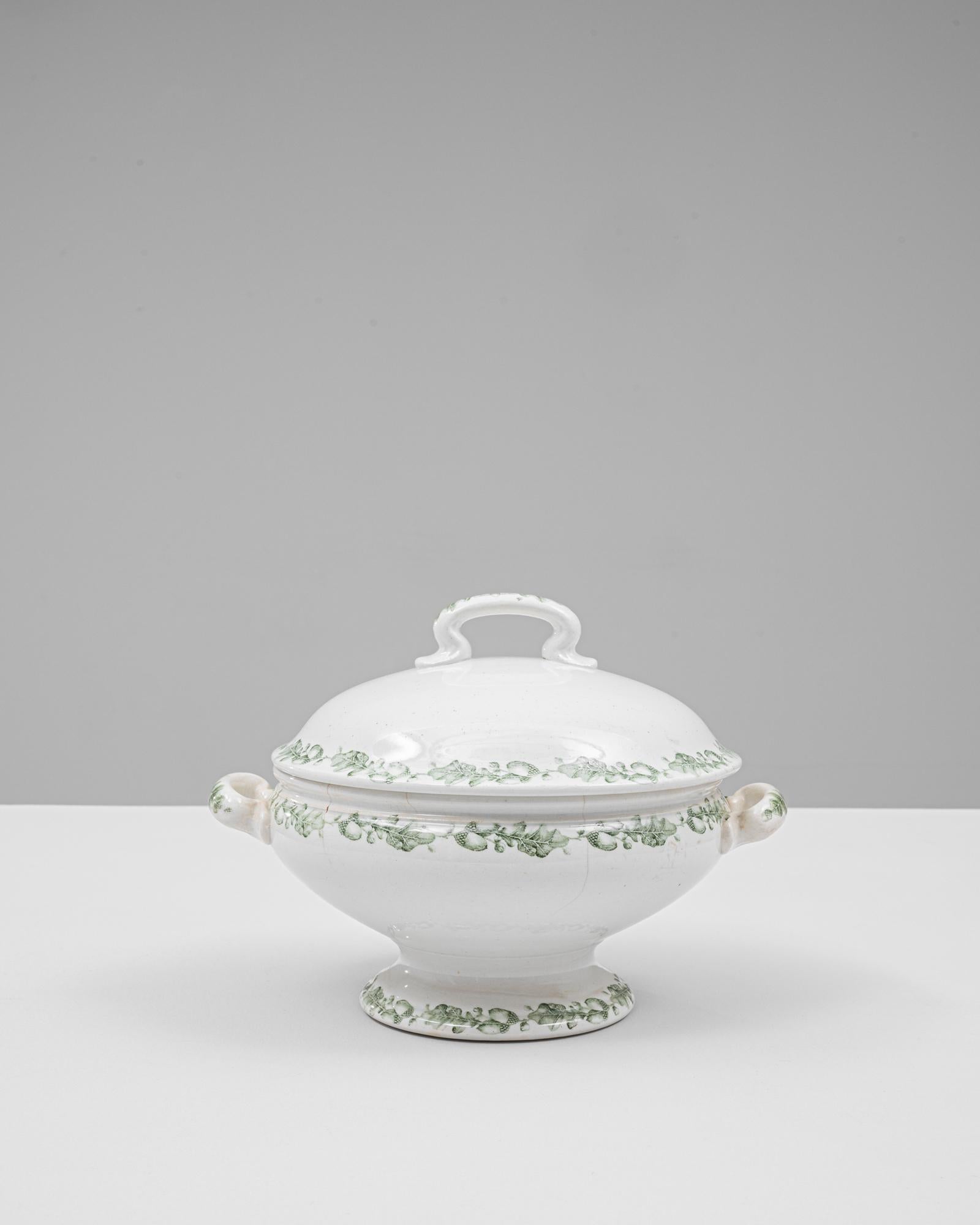 Soupière en porcelaine hollandaise du 20e siècle, édition spéciale, avec couvercle Bon état - En vente à High Point, NC