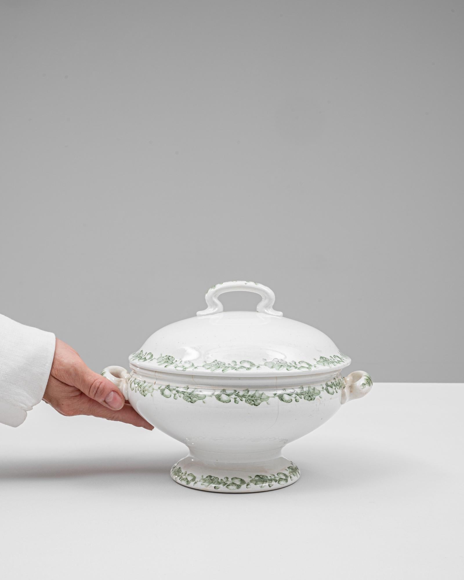20ième siècle Soupière en porcelaine hollandaise du 20e siècle, édition spéciale, avec couvercle en vente