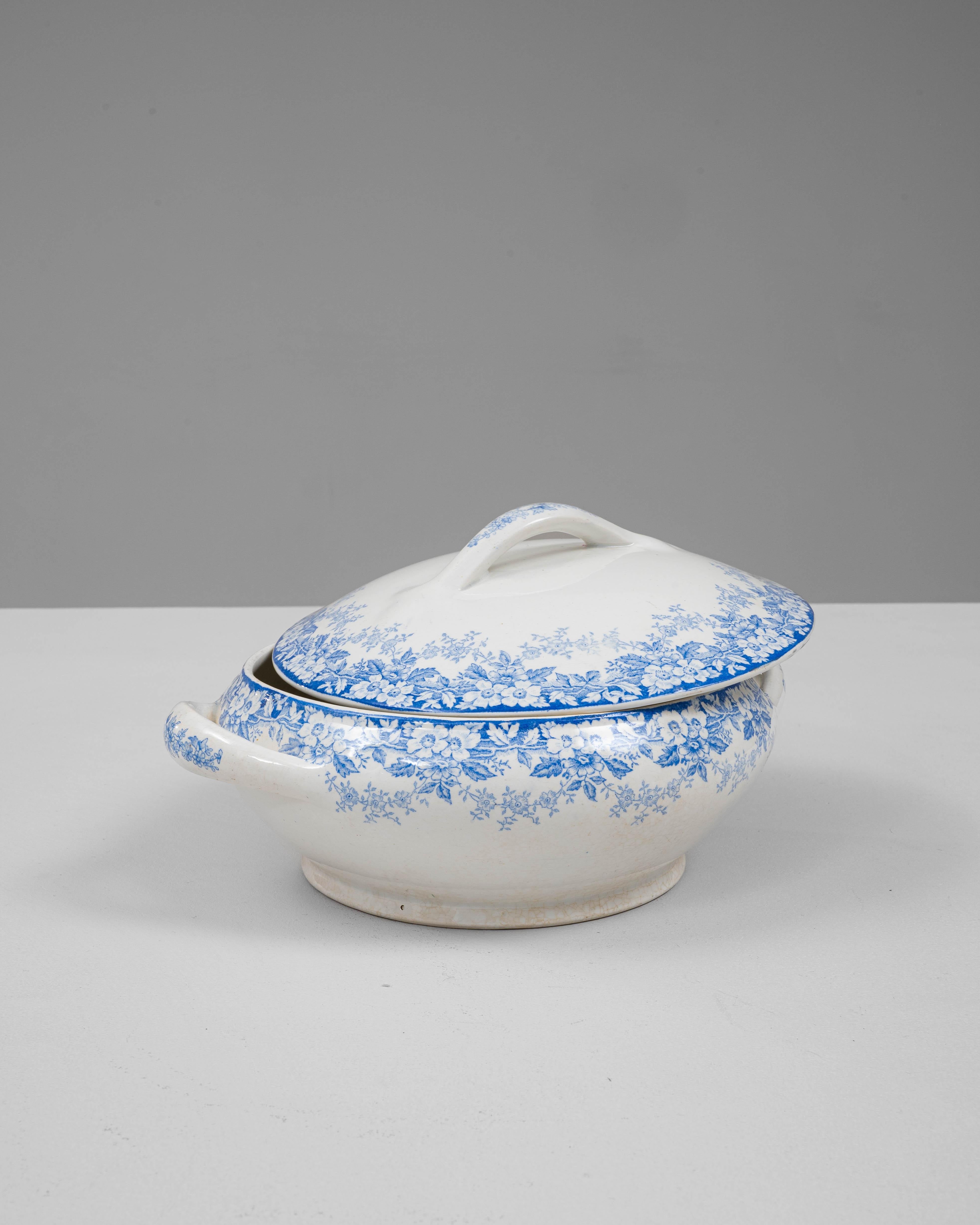 Porcelaine Soupière en porcelaine hollandaise du 20e siècle, édition spéciale, avec couvercle en vente