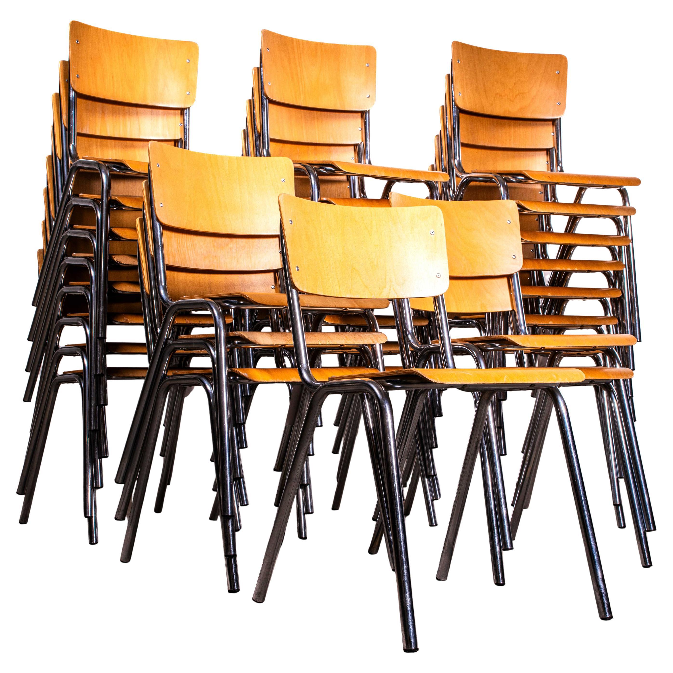 Chaises de salle à manger empilables Universal du 20e siècle, hollandaises - Grande quantité disponible
