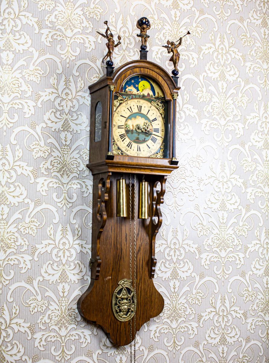 20th Century Dutch Wall Clock Stylized as Staarta in Brown Oak Case In Good Condition In Opole, PL