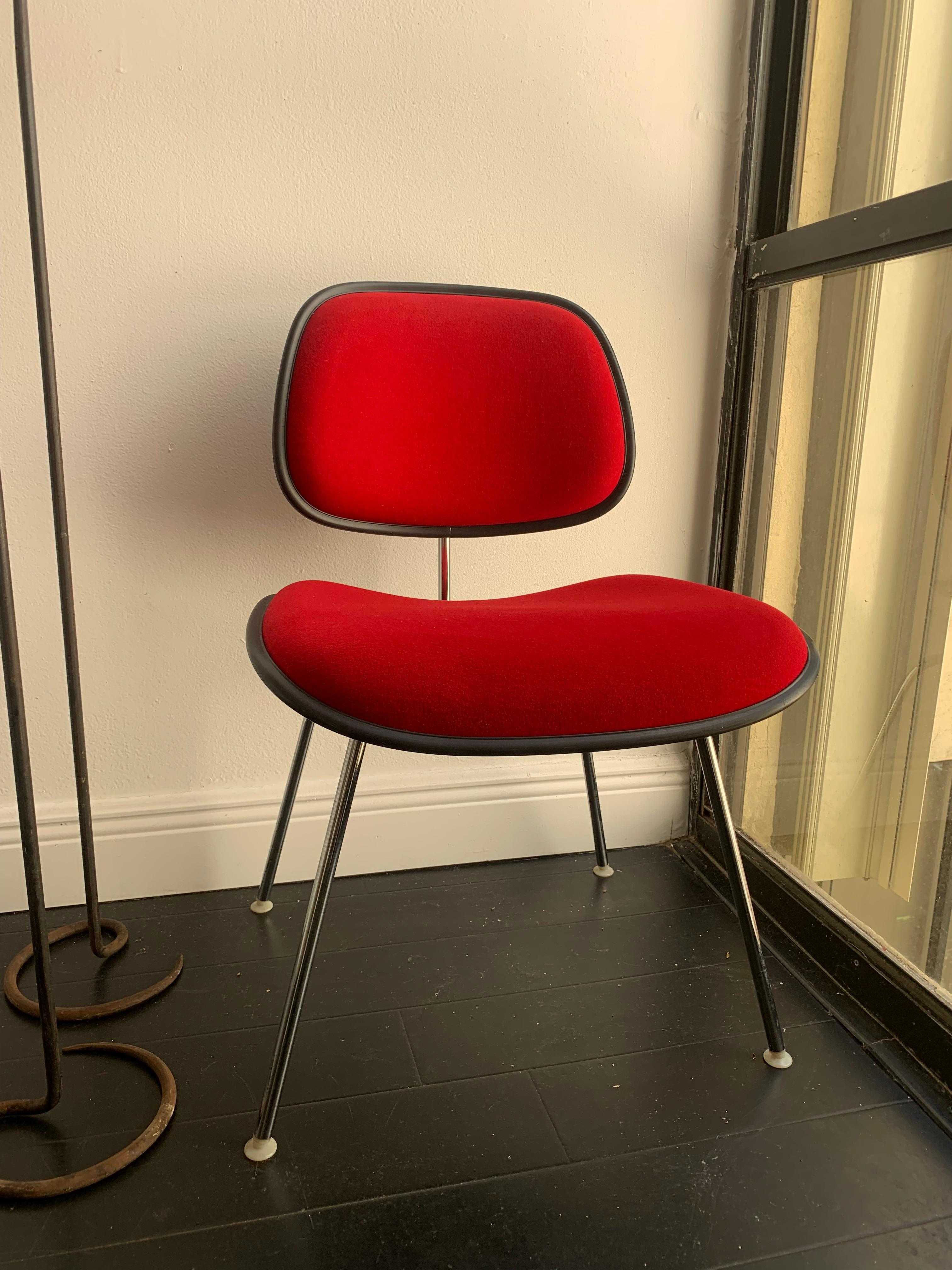 20th Century Eames DCM Chair for Herman Miller Dining Chair (1946) began as an experiment in the California apartment of Charles and Ray Eames and quickly became a favorite of artists and designers around the world. The body-friendly molded shapes