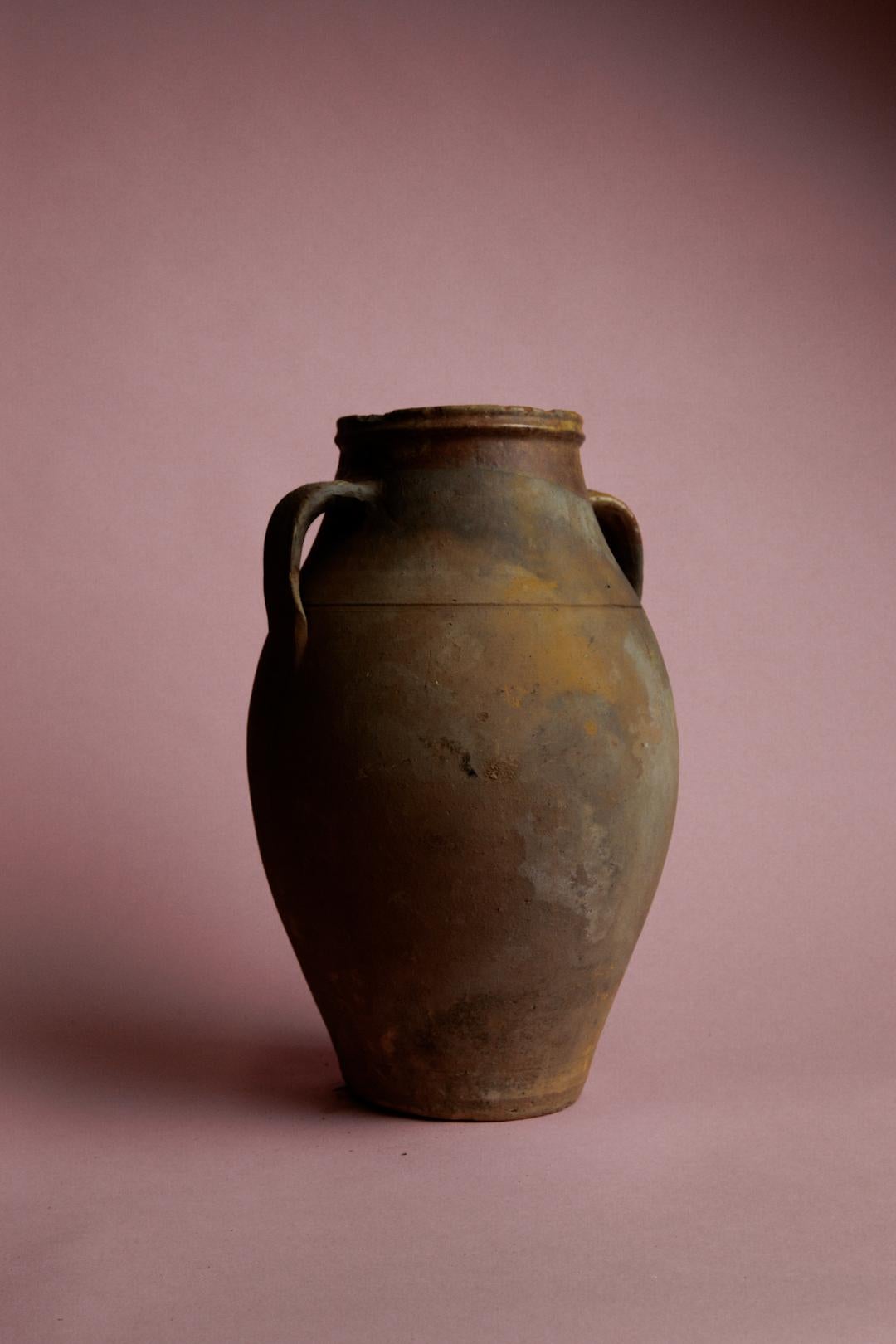 Milieu du XXe siècle 20e siècle Handcraft  Jarre de stockage rustique en céramique et faïence turque en vente