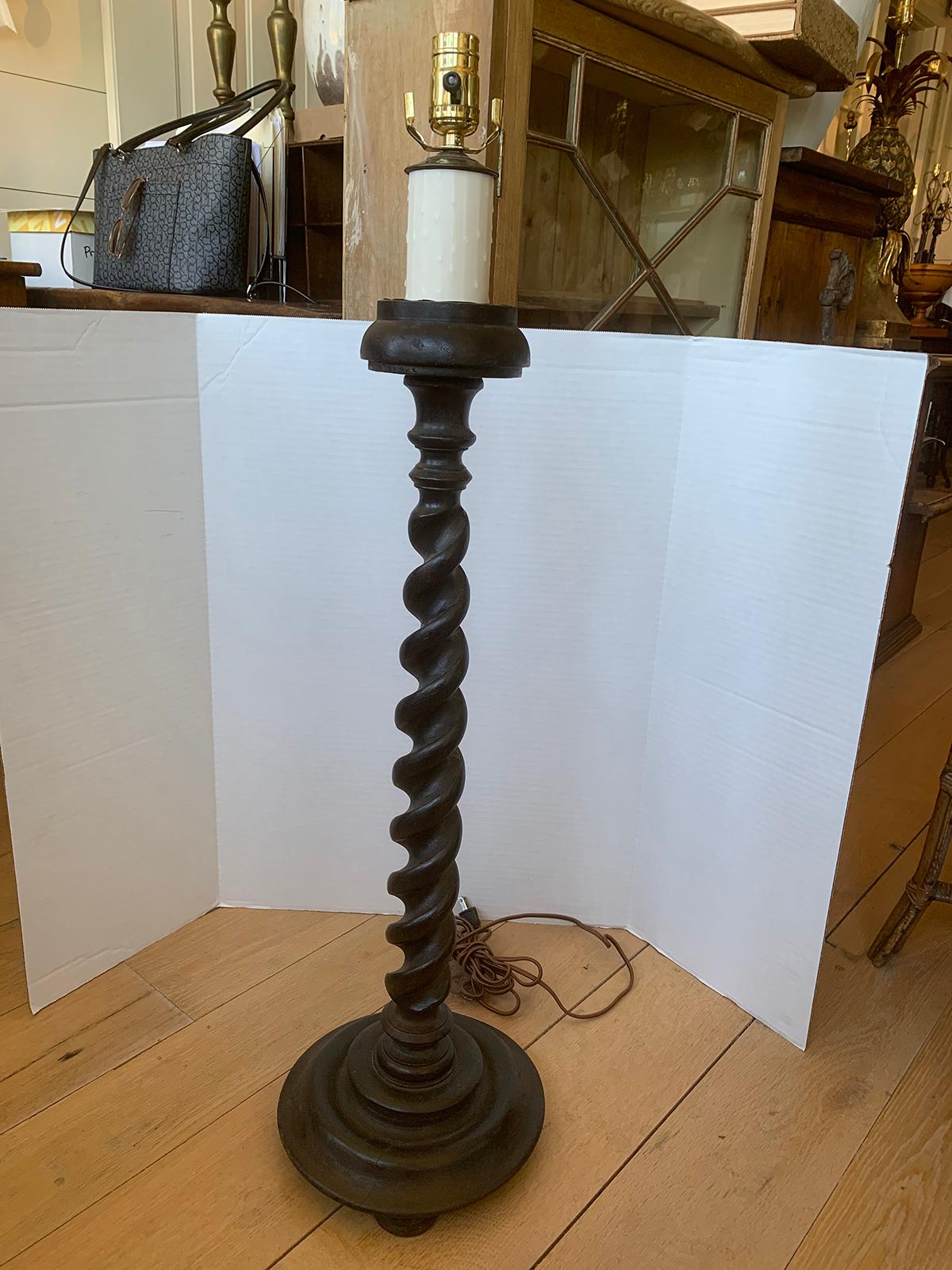Large scale 20th century ebonized barley twist candlestick lamp
New wiring.