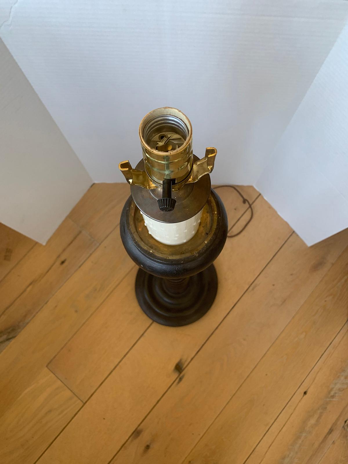 20. Jahrhundert Ebonisierte Gerste Twist Kerzenleuchter Lampe im Angebot 3