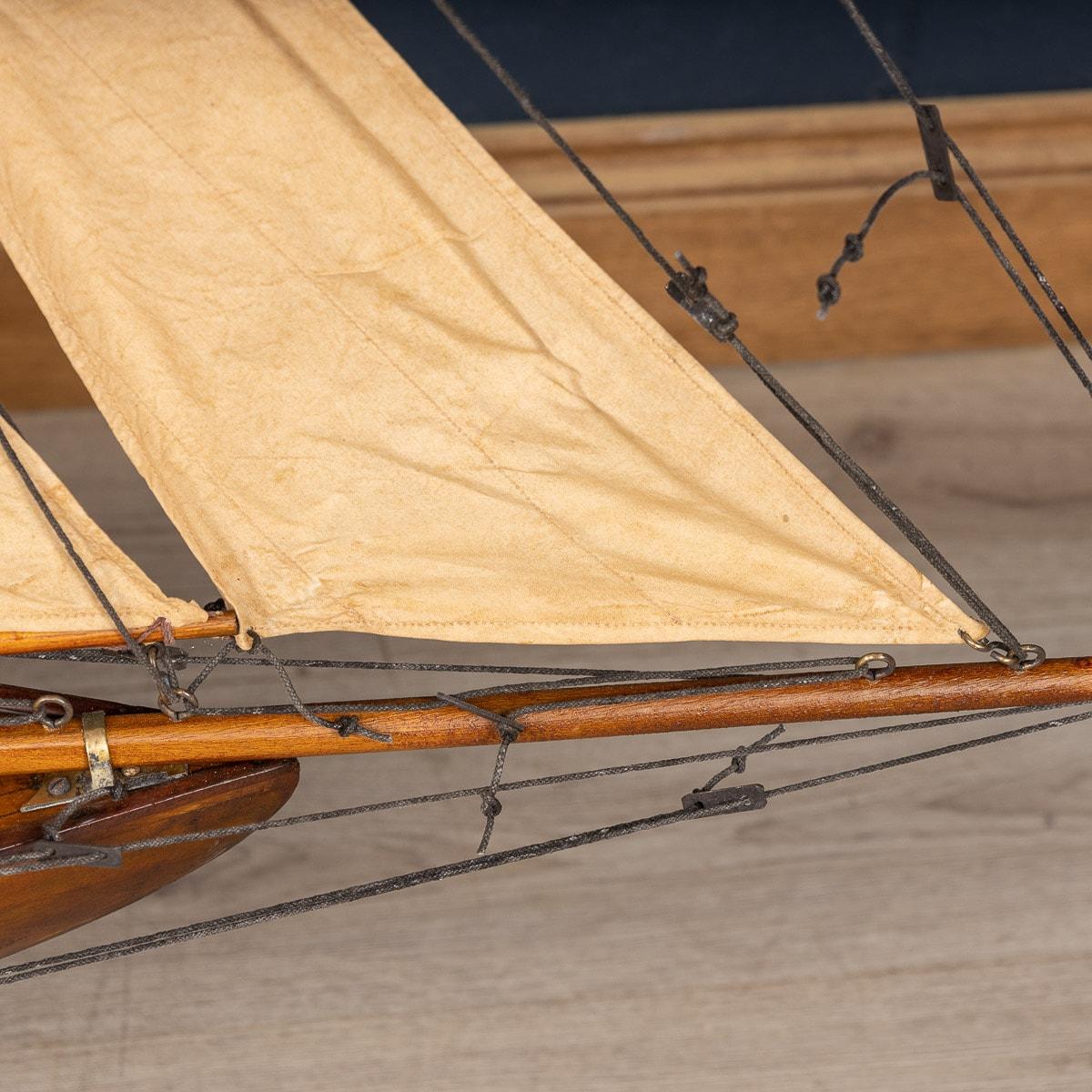 20th Century Edwardian Large Wood Pond Yacht, circa 1910 10