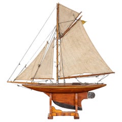 Piccolo yacht da laghetto edoardiano del XX secolo, 1910 circa