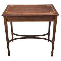 Beistelltisch aus Mahagoni mit Intarsien aus Satinholz im Edwardianischen Stil des 20.