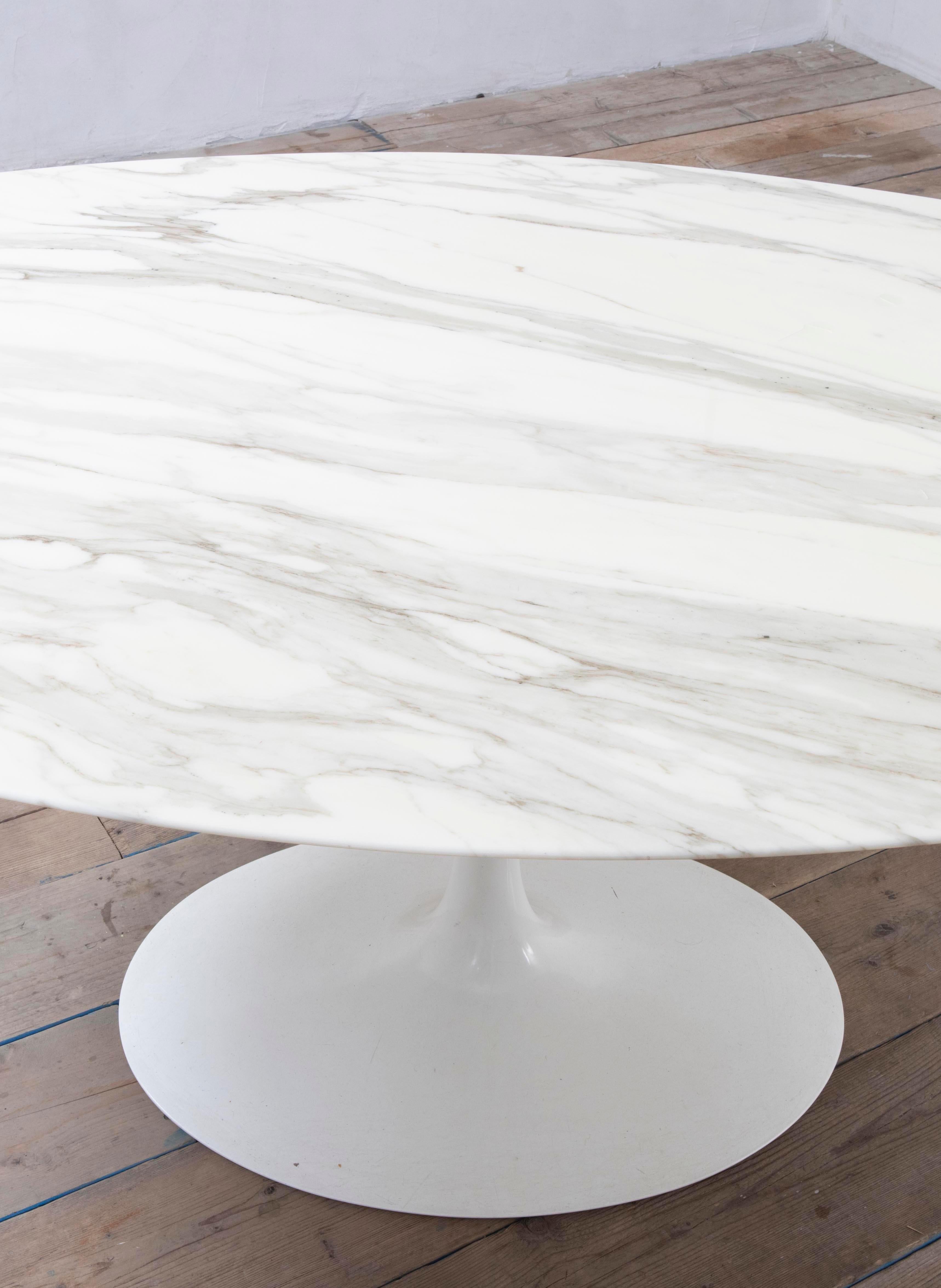 20e siècle, Eero Saarinen Guéridon à plateau en marbre, Tulipe, 1970 en vente 4