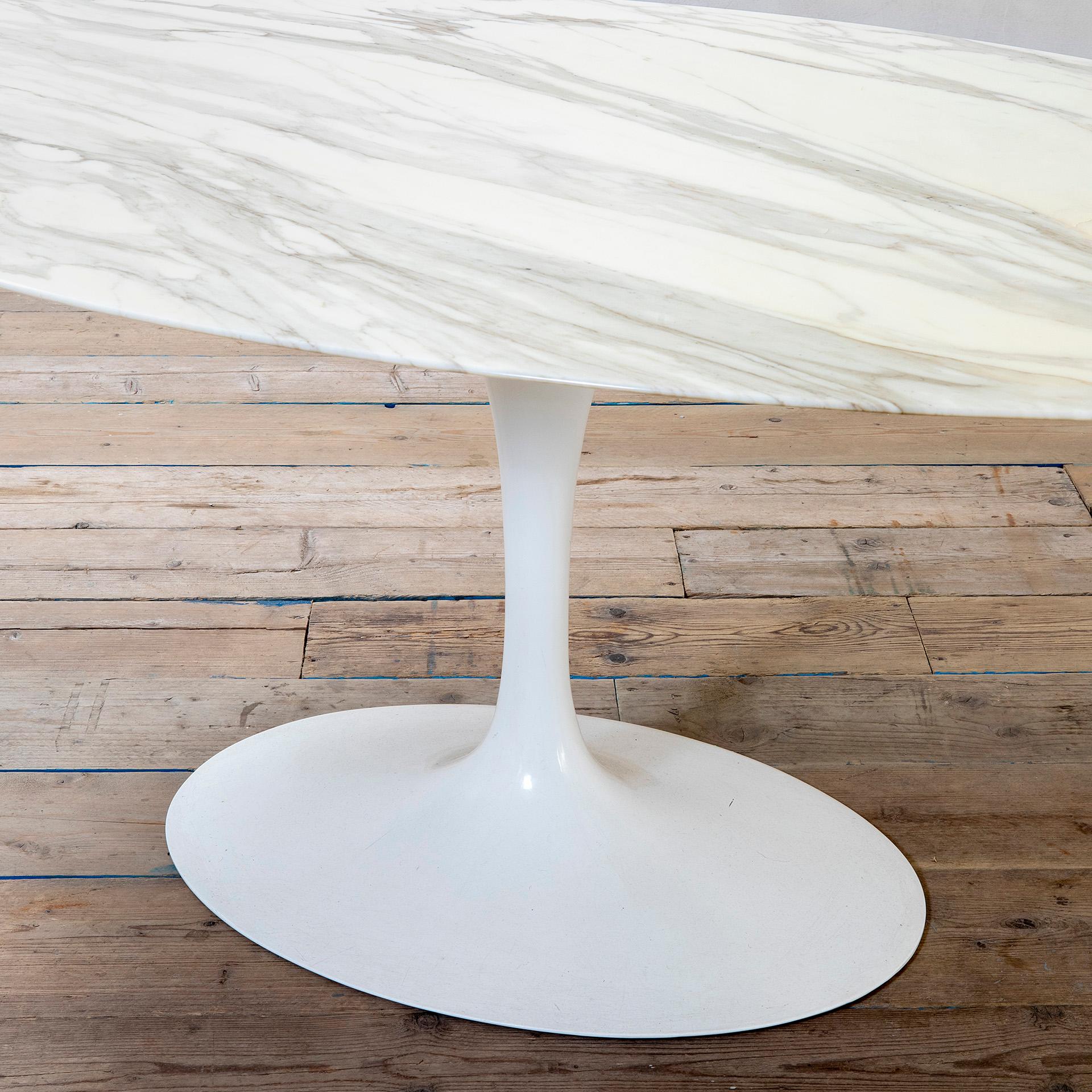 Eero Saarinen Knoll-Tisch mod Tulpe aus Calacatta-Marmor, 20. Jahrhundert, 70er Jahre im Zustand „Gut“ im Angebot in Turin, Turin