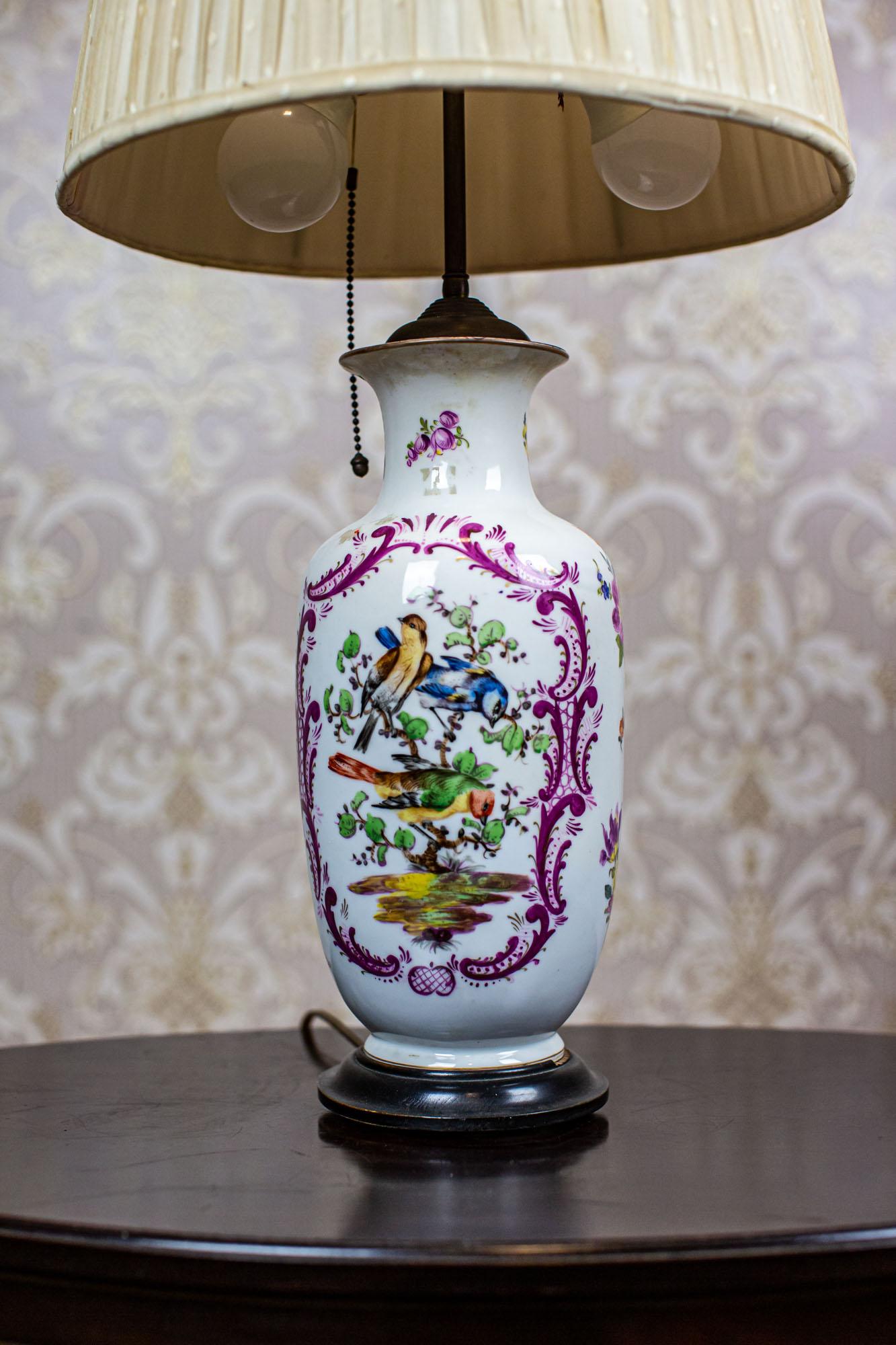 20th-Century Electric Table Lamp with Decorative Ceramic Base In Good Condition For Sale In Opole, PL