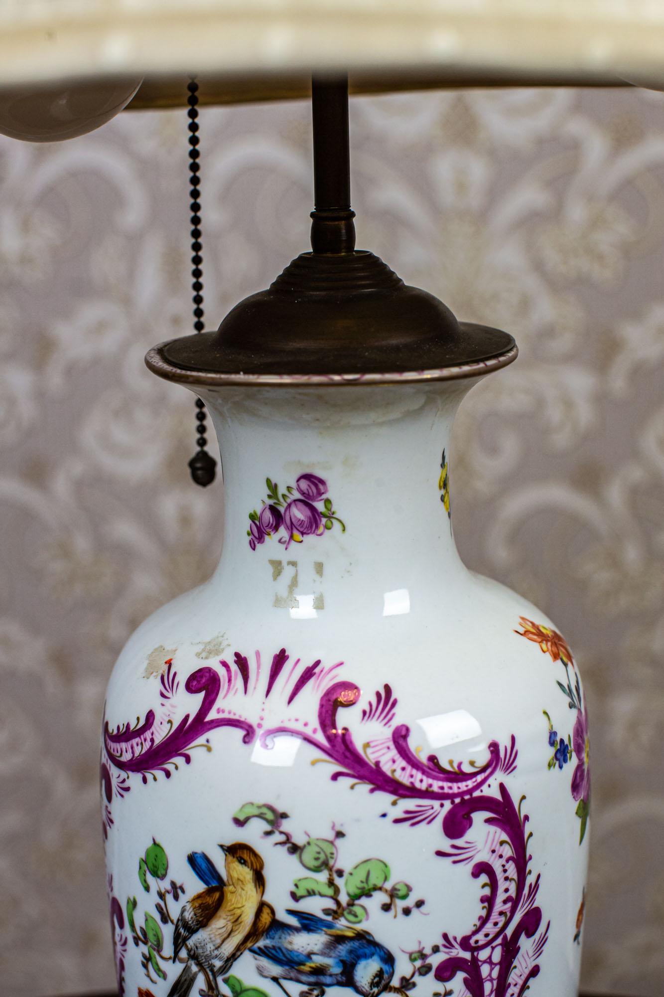 20th-Century Electric Table Lamp with Decorative Ceramic Base For Sale 3