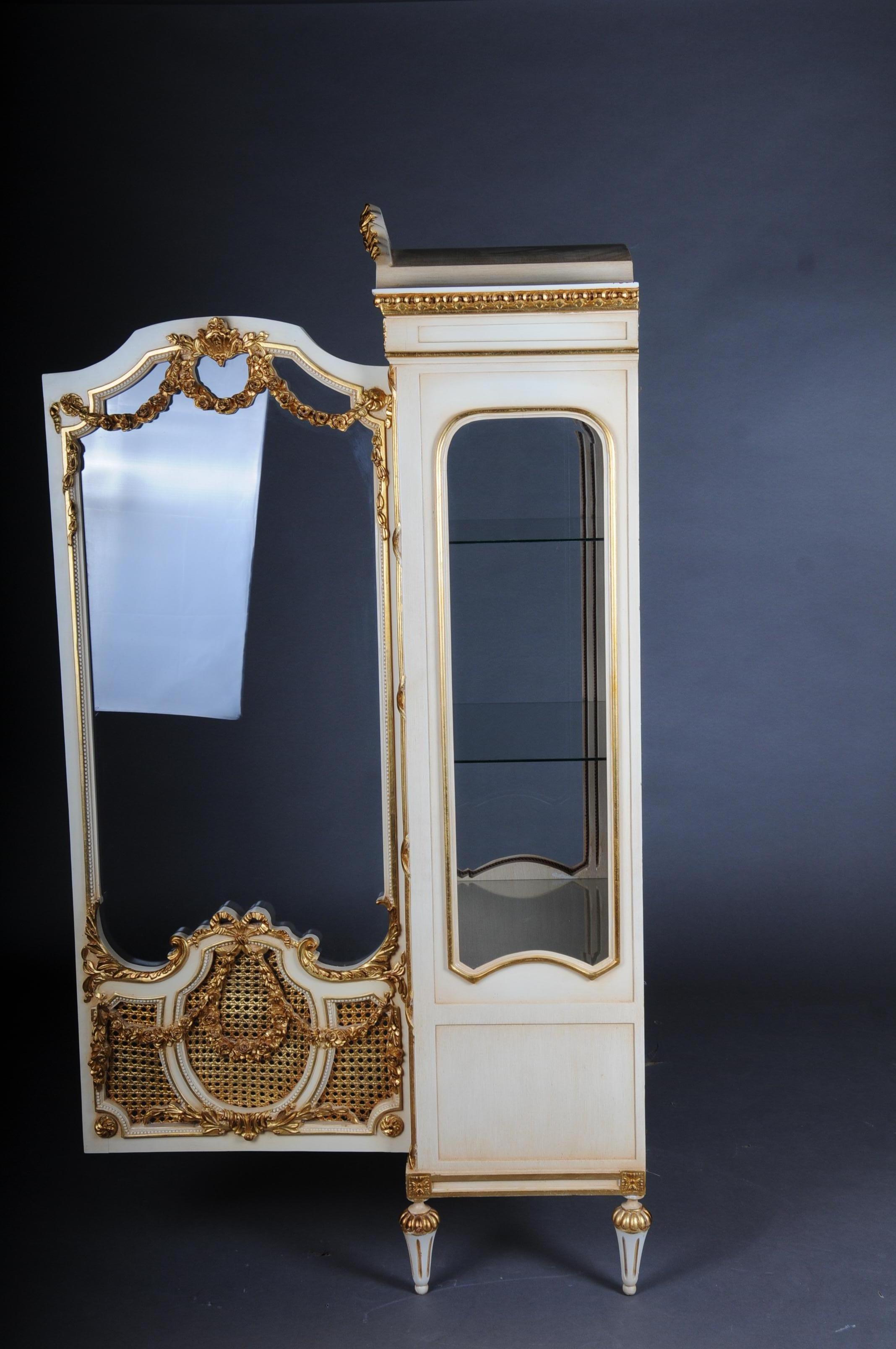 20th Century Elegant French Louis XVI Style Showcase For Sale 10