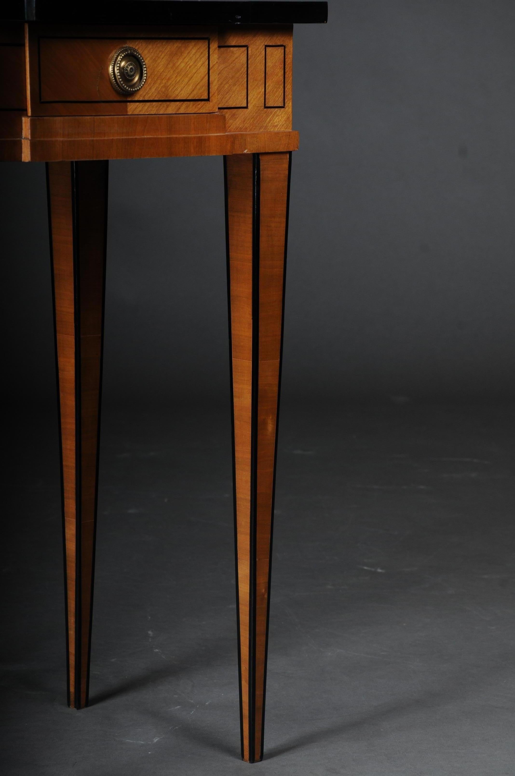 20th Century Elegant Side Table in Classicistic Style, Cherrywood In Good Condition For Sale In Berlin, DE