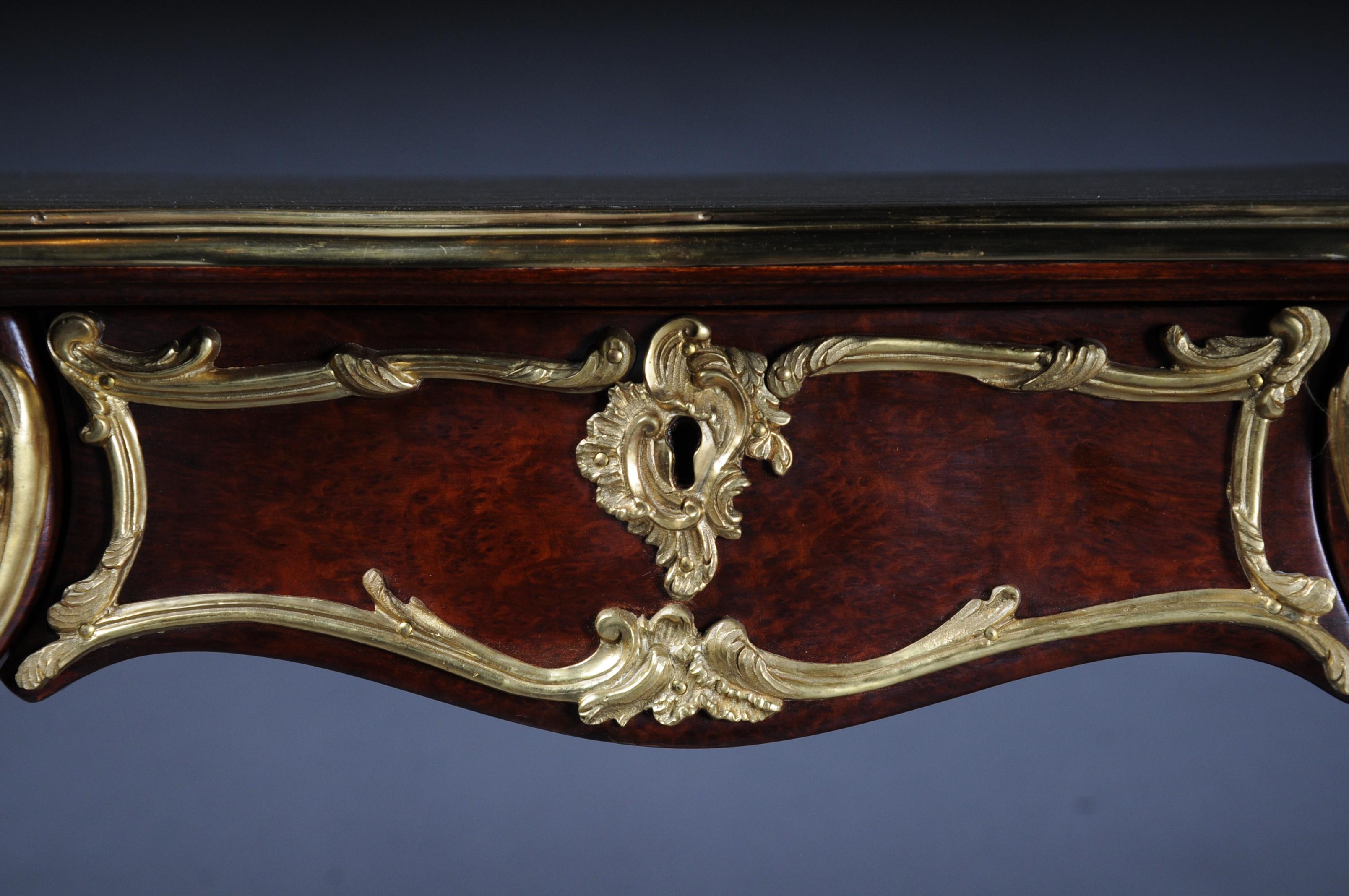 20th Century Elegant Veneered Bureau Plat or Writing Desk in Louis XV Style For Sale 6