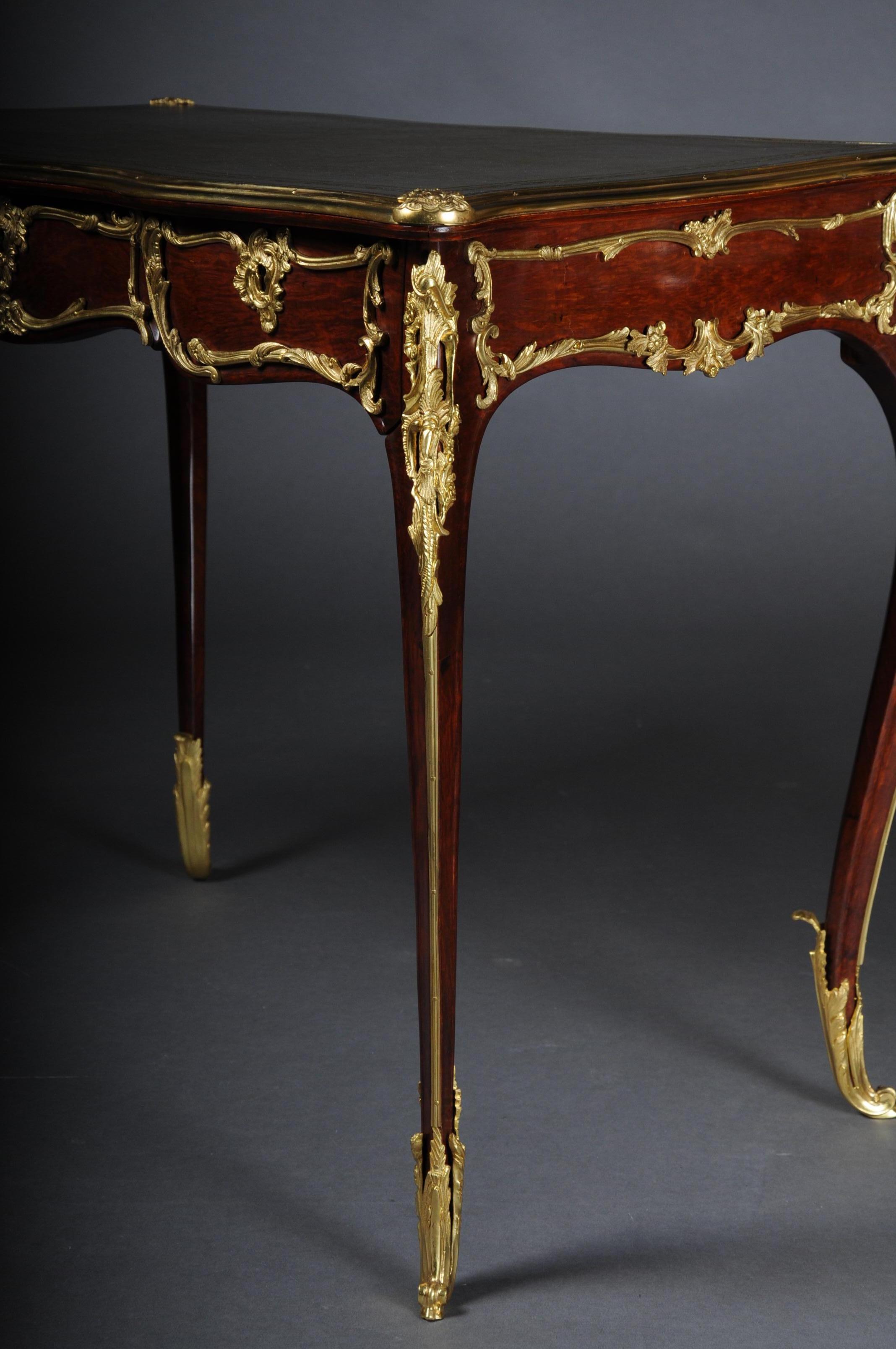 French 20th Century Elegant Veneered Bureau Plat or Writing Desk in Louis XV Style For Sale