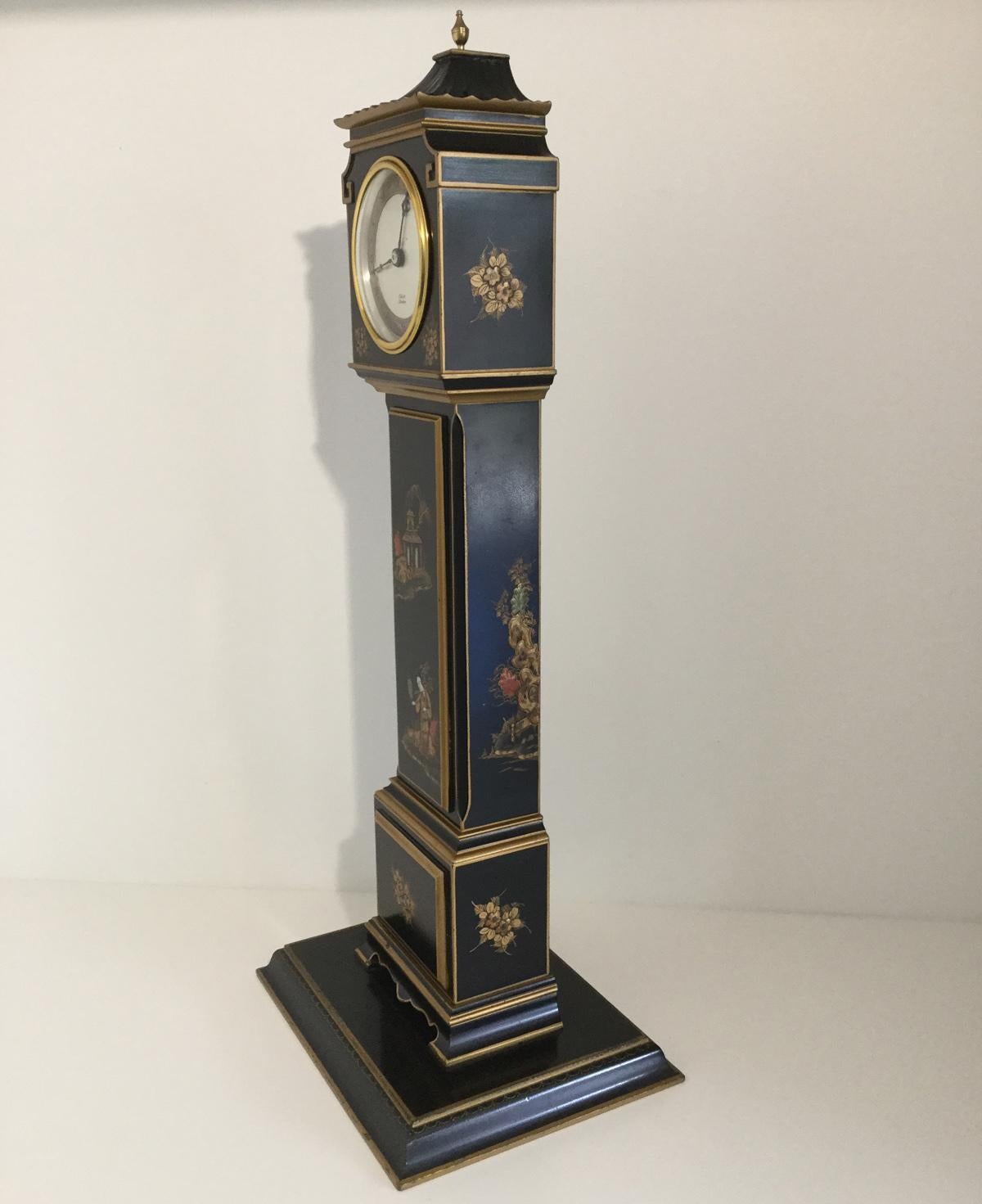 XIXe siècle Rare horloge miniature de Chinoiserie noire à long plateau par Elliott of London en vente